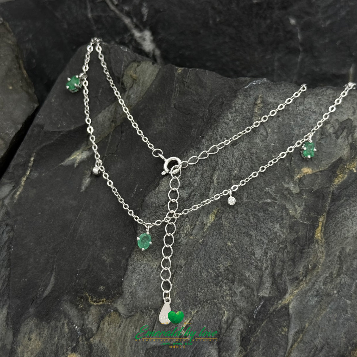 925 Sterling Silver Choker Necklace with Emerald and Zircon Details