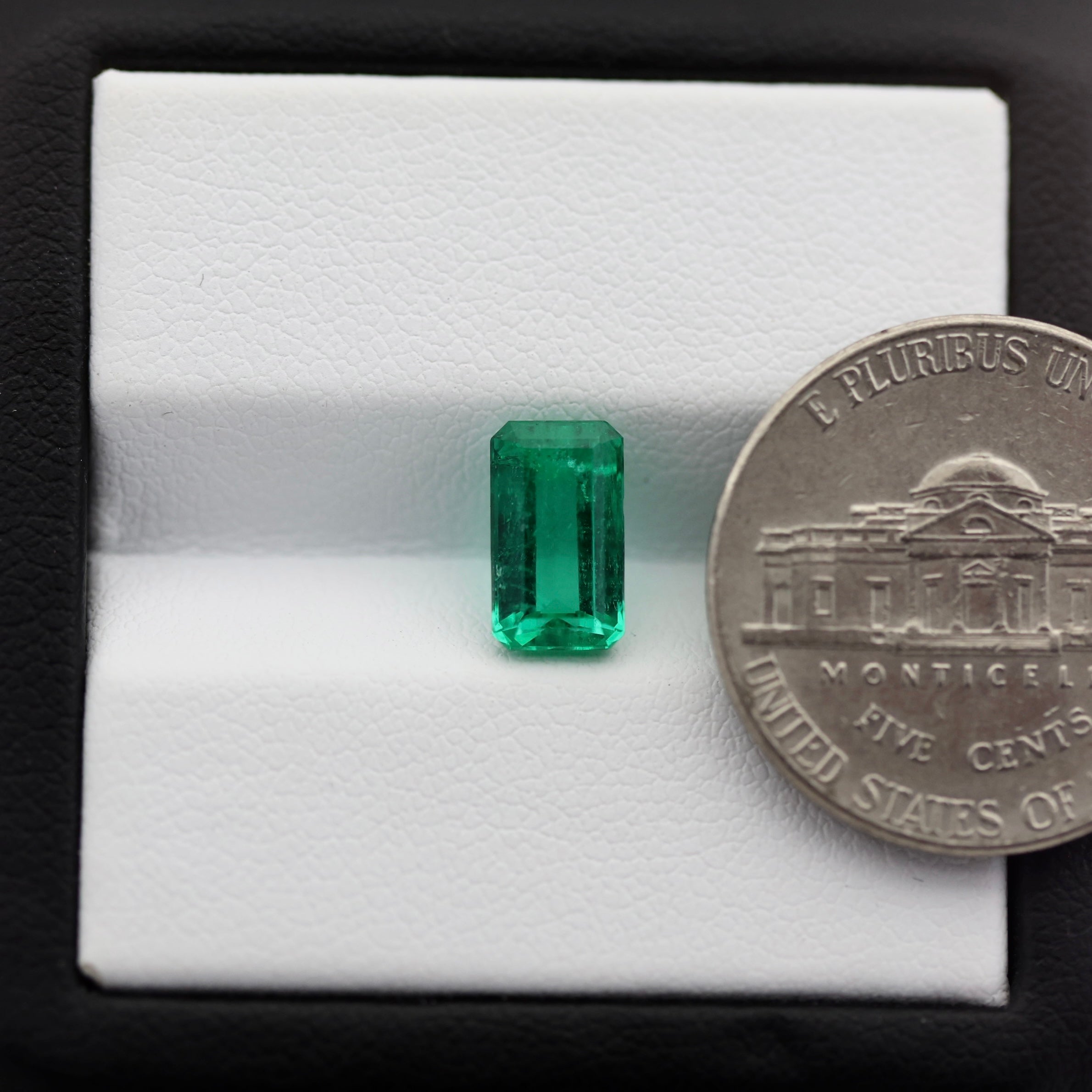 Natural 1.48 Carat Loose Colombian Emerald Premium Hand Minor Oil
