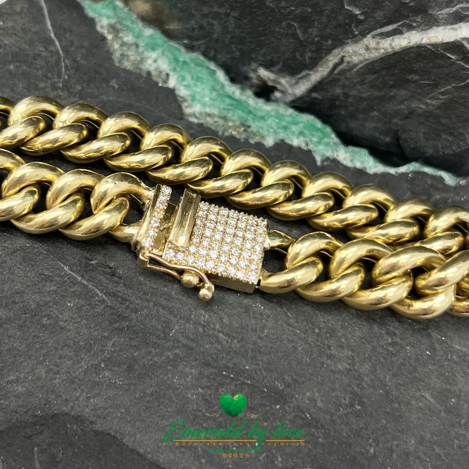 18K Yellow Gold Bracelet with Diamond Clasp