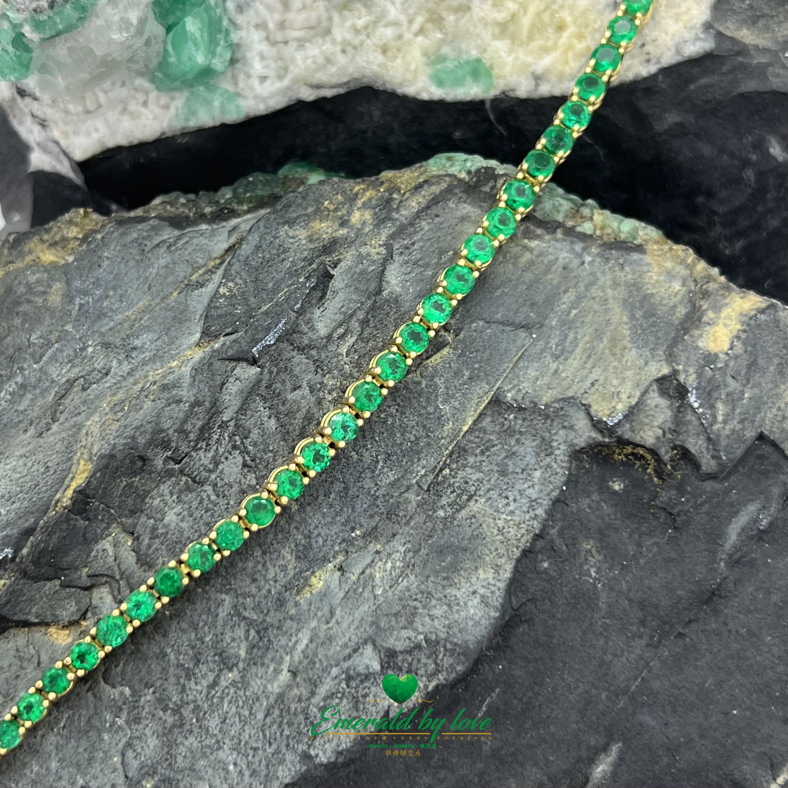 Stunning Yellow Gold Bracelet with Premium Round Emeralds and Diamond-Accented Clasp