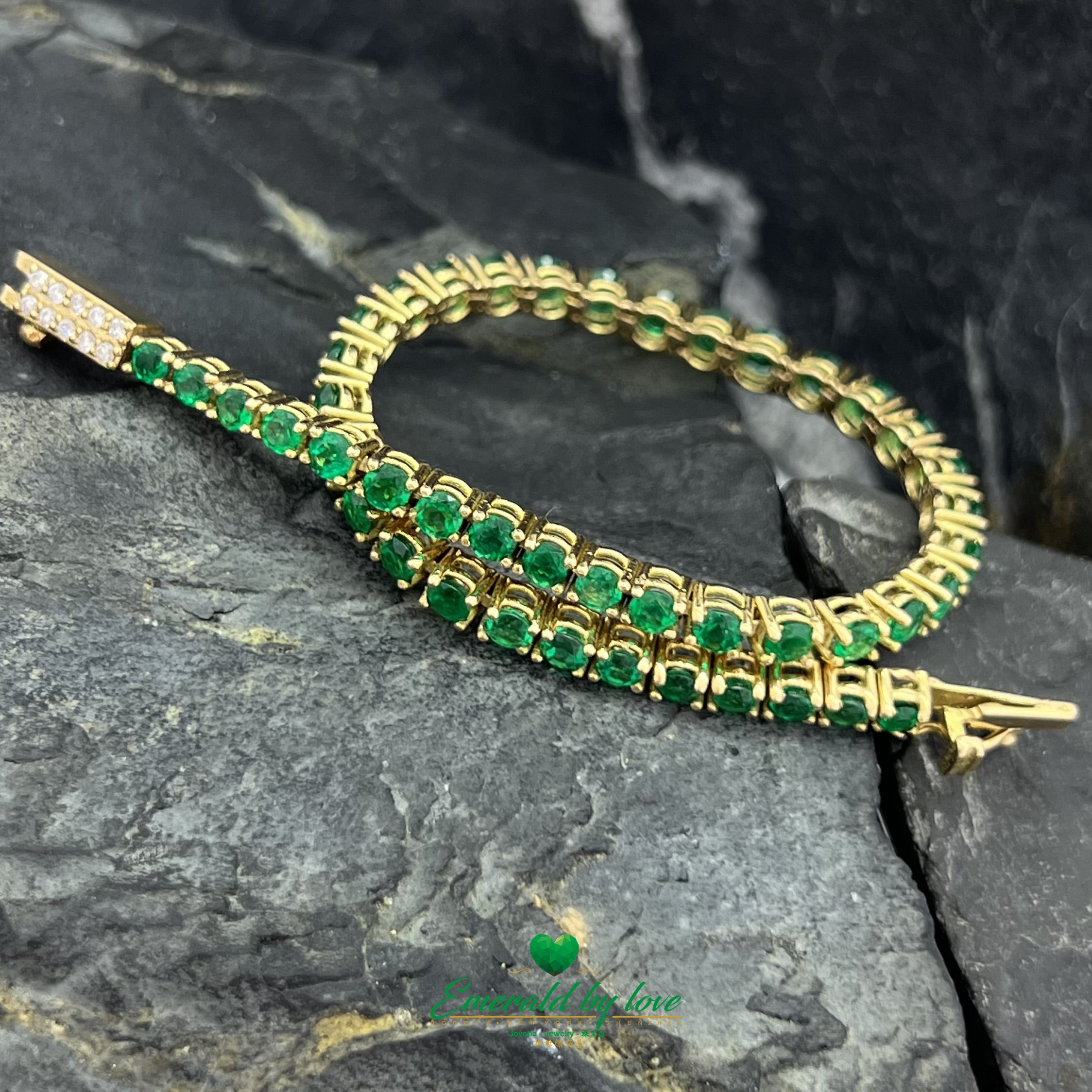 Stunning Yellow Gold Bracelet with Premium Round Emeralds and Diamond-Accented Clasp