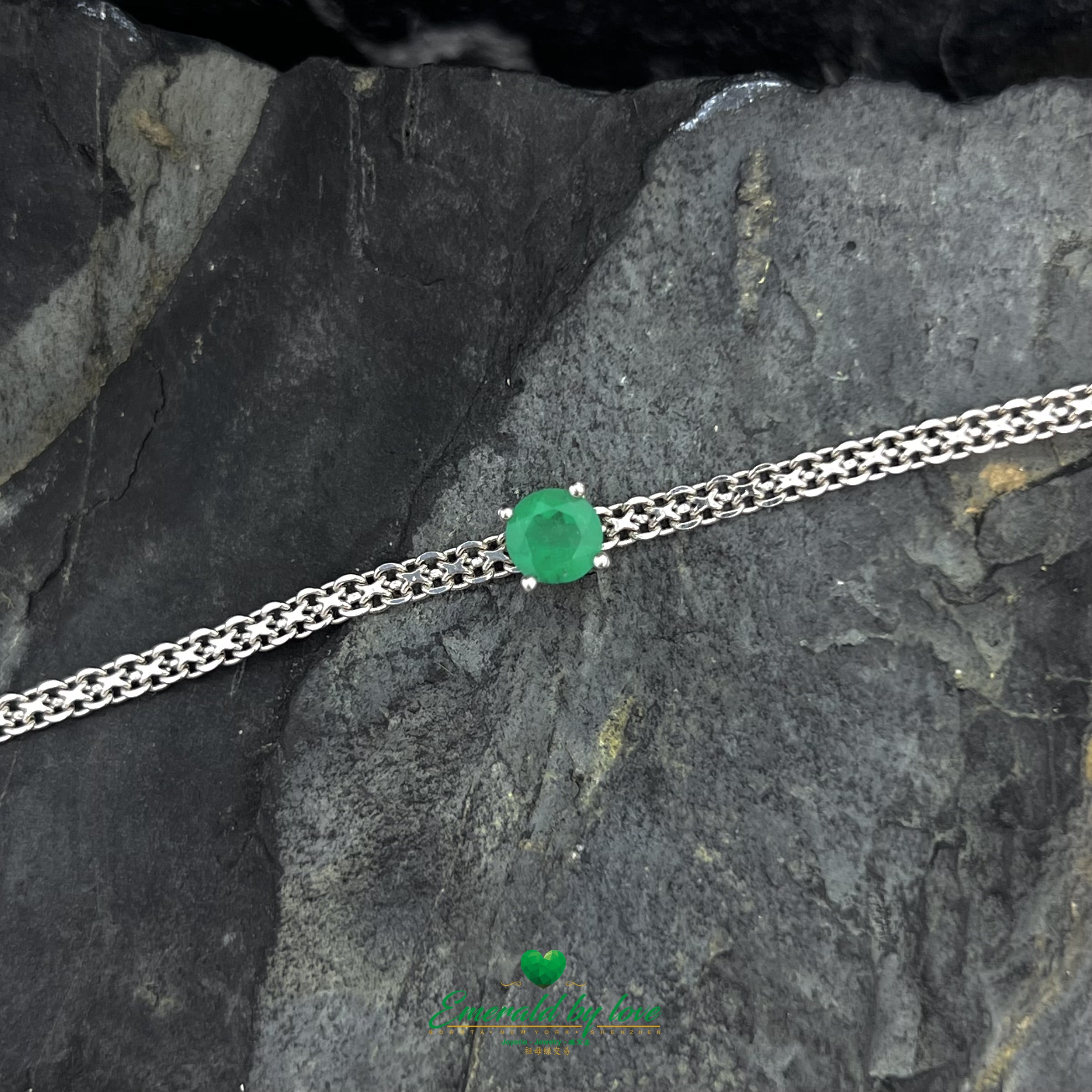 Chinese-Style Chain Bracelet with Movable Round Emerald Pendant