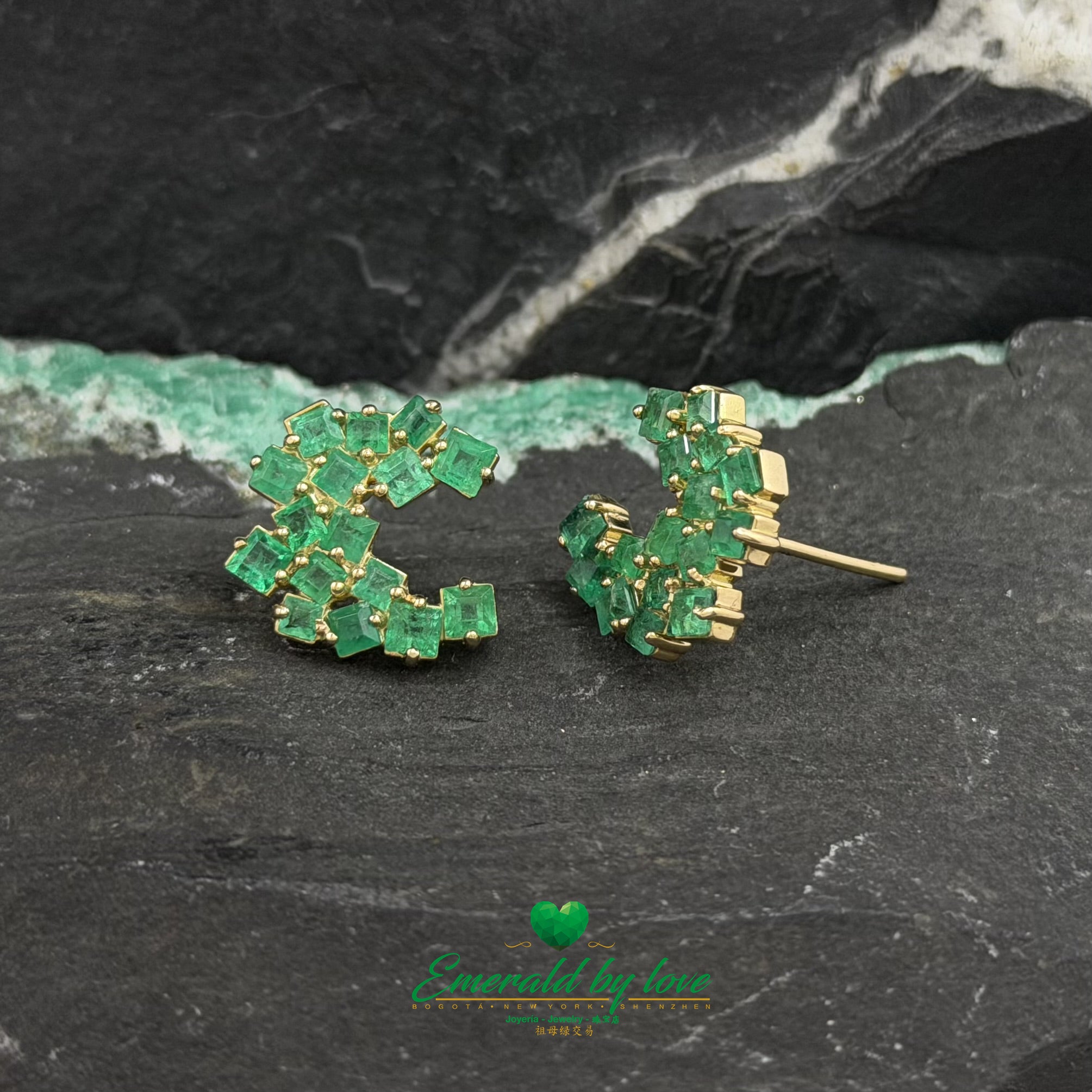 Colombian Baguette-Cut Emerald Earrings with Gold Setting