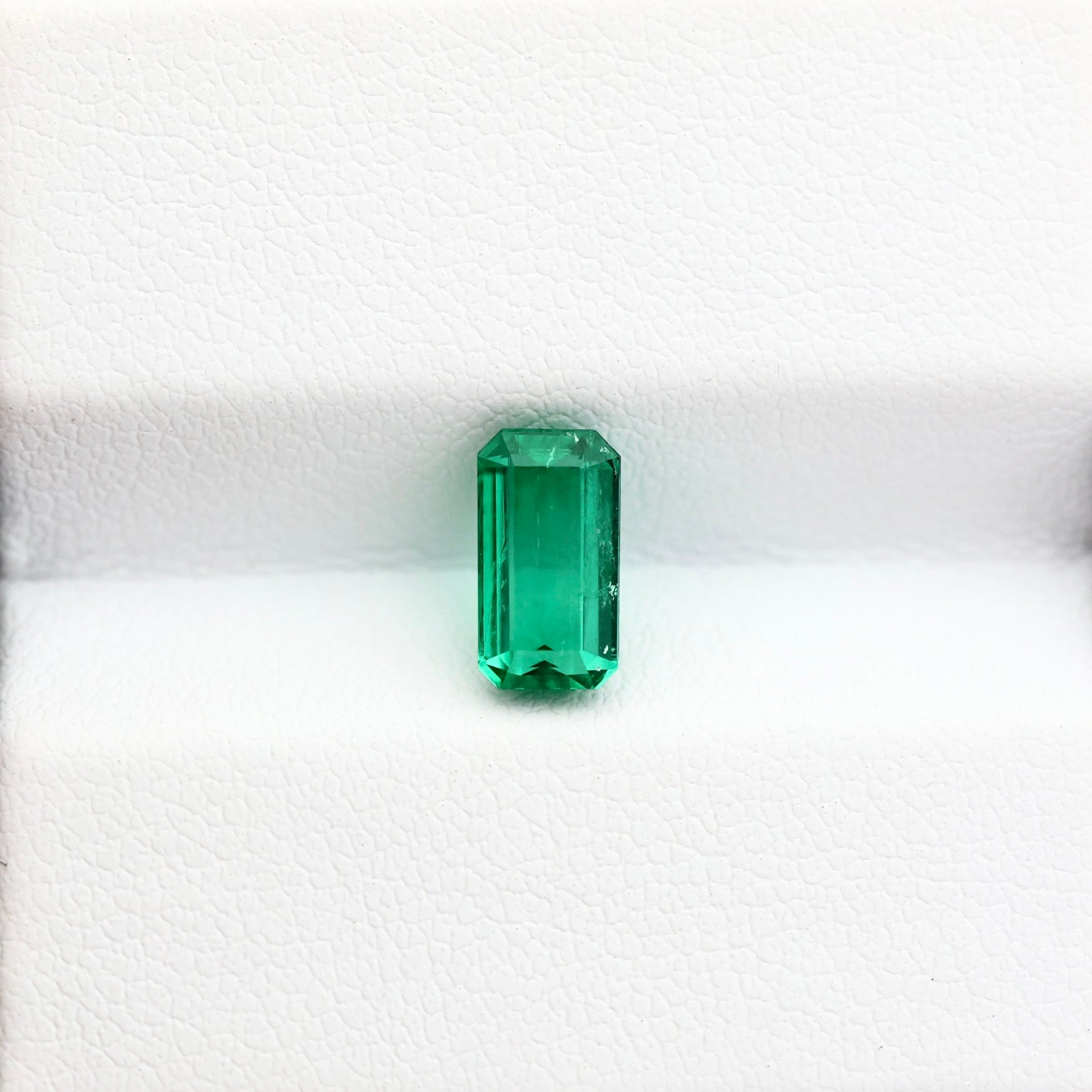 Colombian Emerald 1.02 ct Minor Oil Treatment