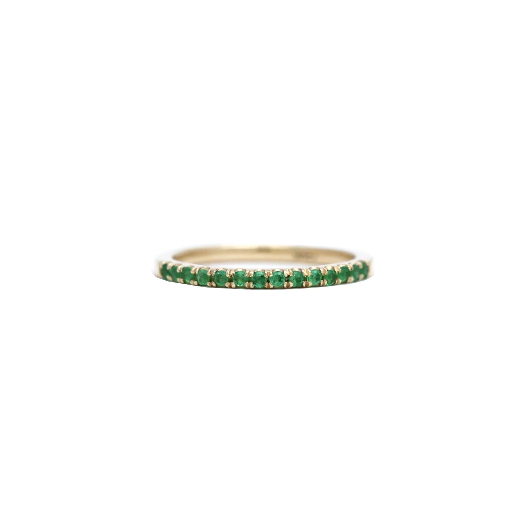 Colombian Emerald Band Ring in Yellow Gold | Delicate and Timeless Design