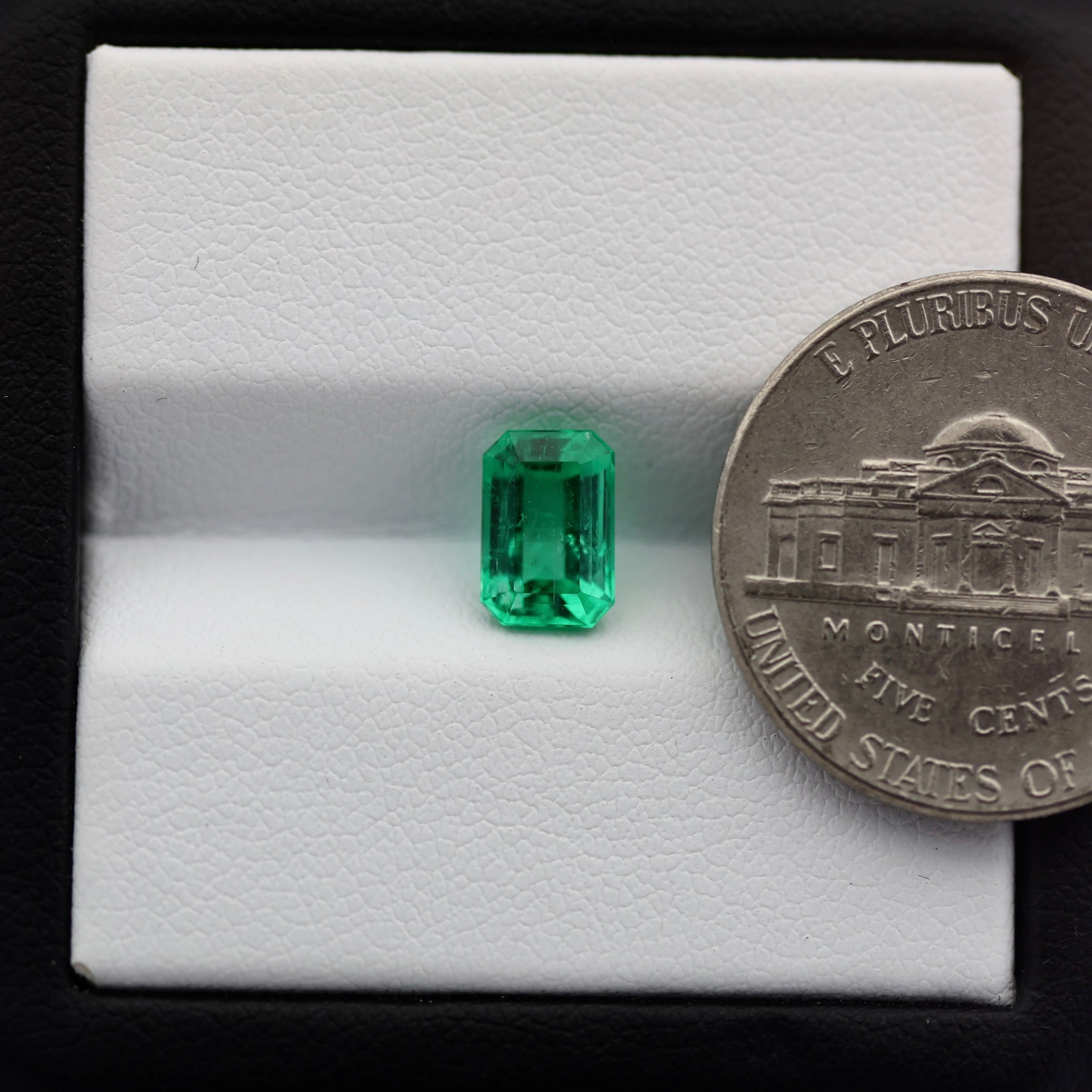 Immaculate 1.08 carats Loose Colombian Emerald Natural Certified Gemstone