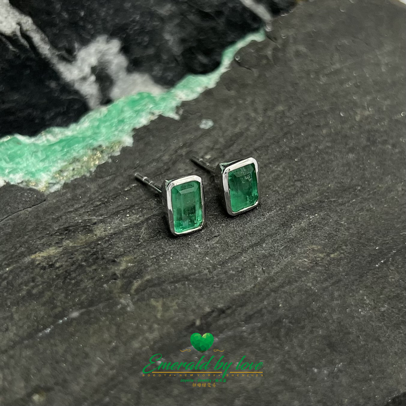 Exquisite Craftsmanship and Timeless Beauty Emerald Yellow Gold Earrings: 1.54 TCW