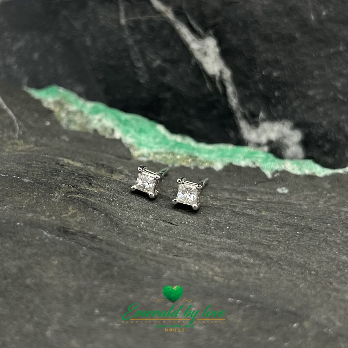 Modern Elegance: 18k White Gold Square Diamond Earrings