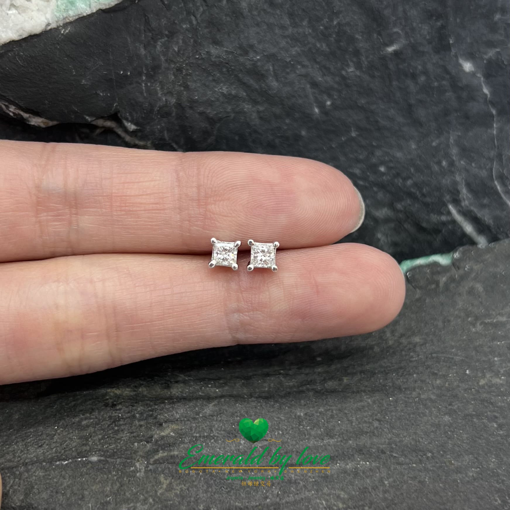 Modern Elegance: 18k White Gold Square Diamond Earrings