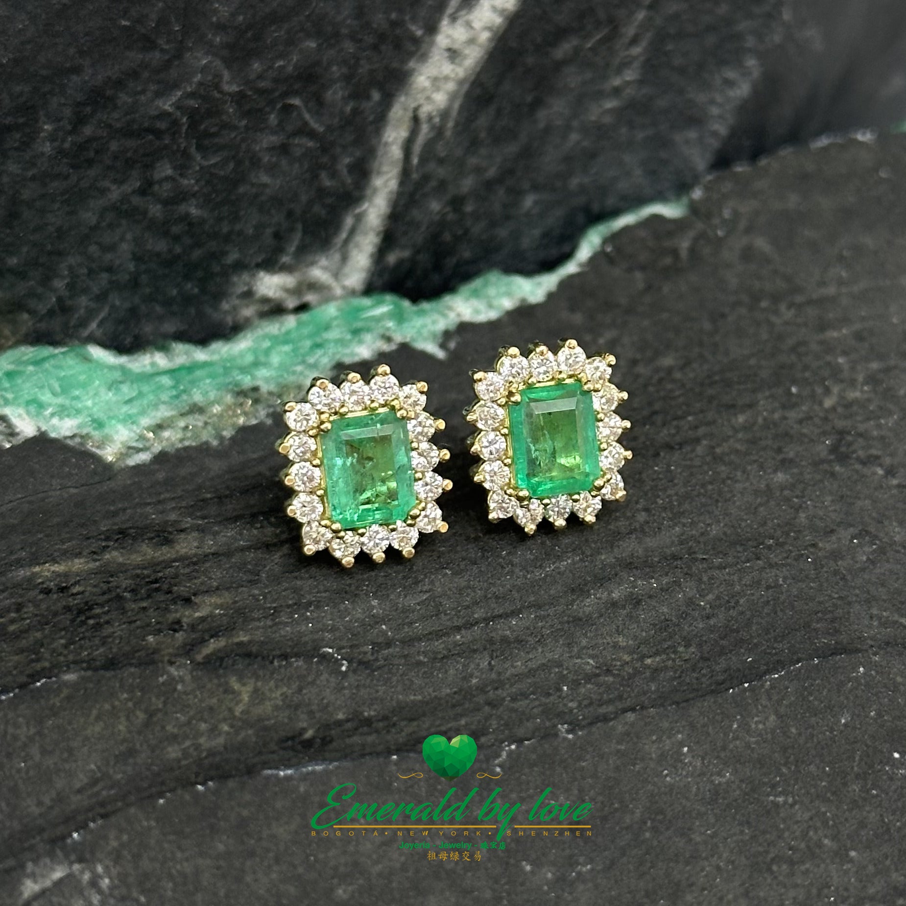Aretes de Esmeralda colombiana talla marquesa y diamantes: Exquisitos cristales rectangulares