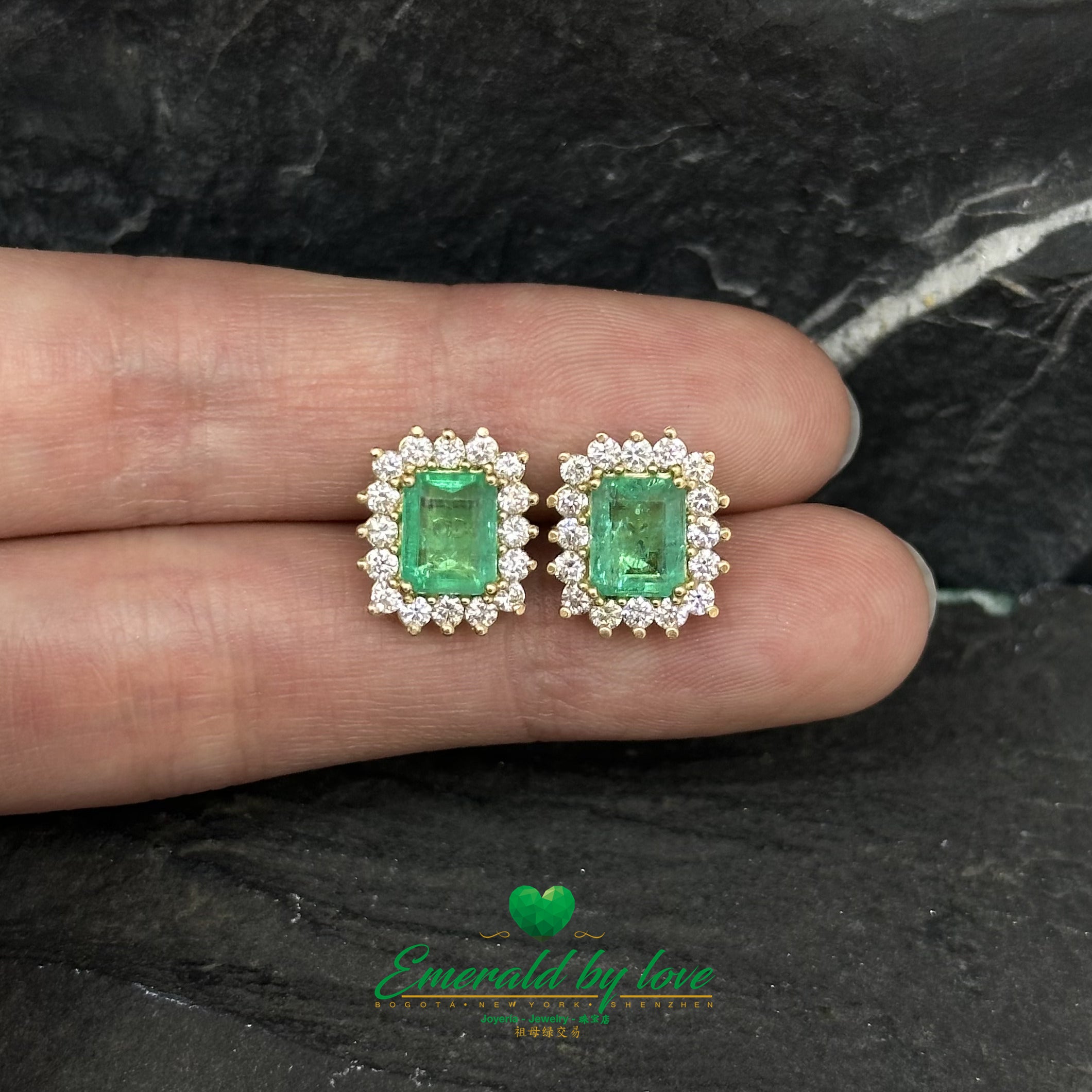 Boucles d’oreilles émeraude colombienne et diamants taille marquise : cristaux rectangulaires exquis