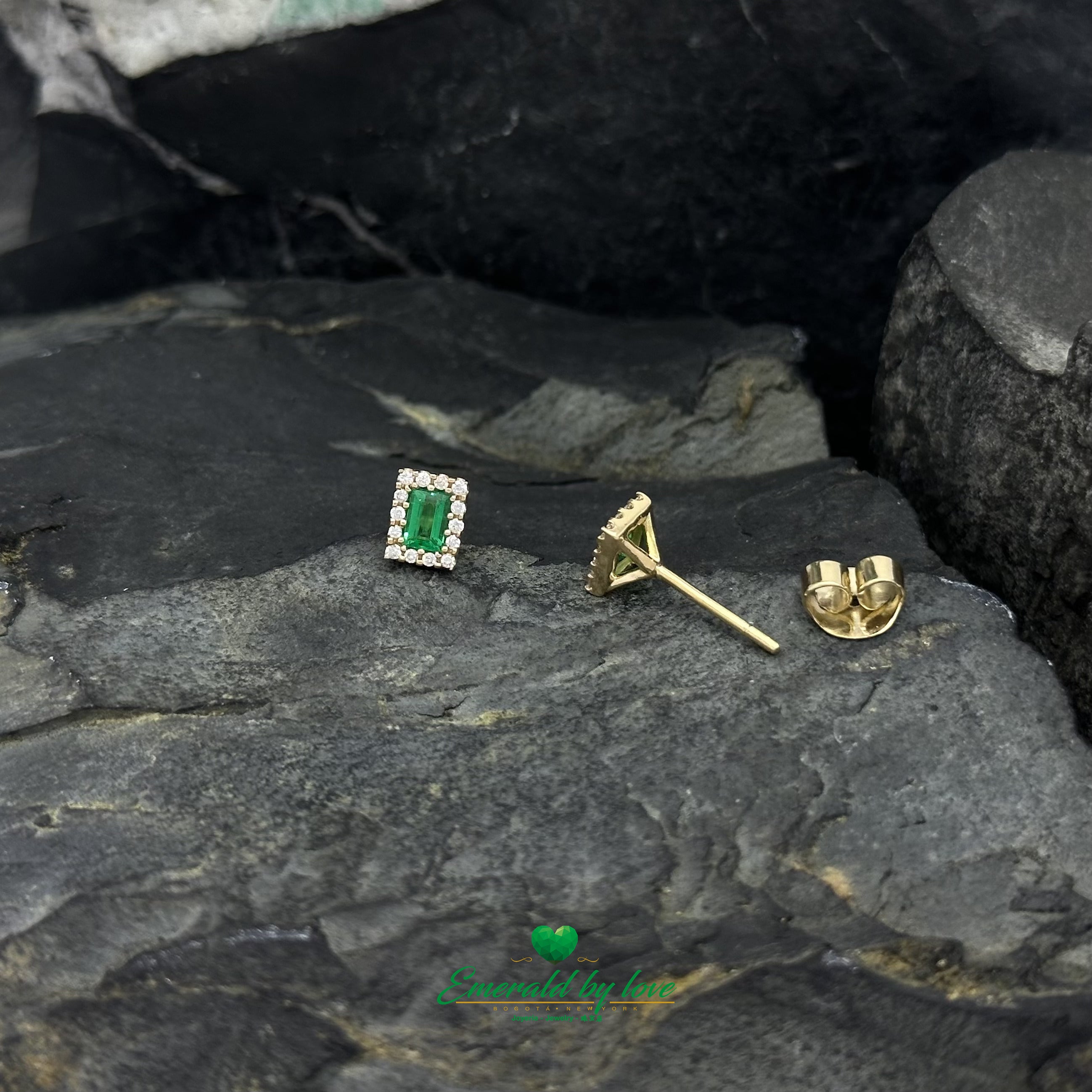 Yellow Gold Cluster Set – Ring, Earrings, and Pendant with Baguette Emeralds and Diamonds