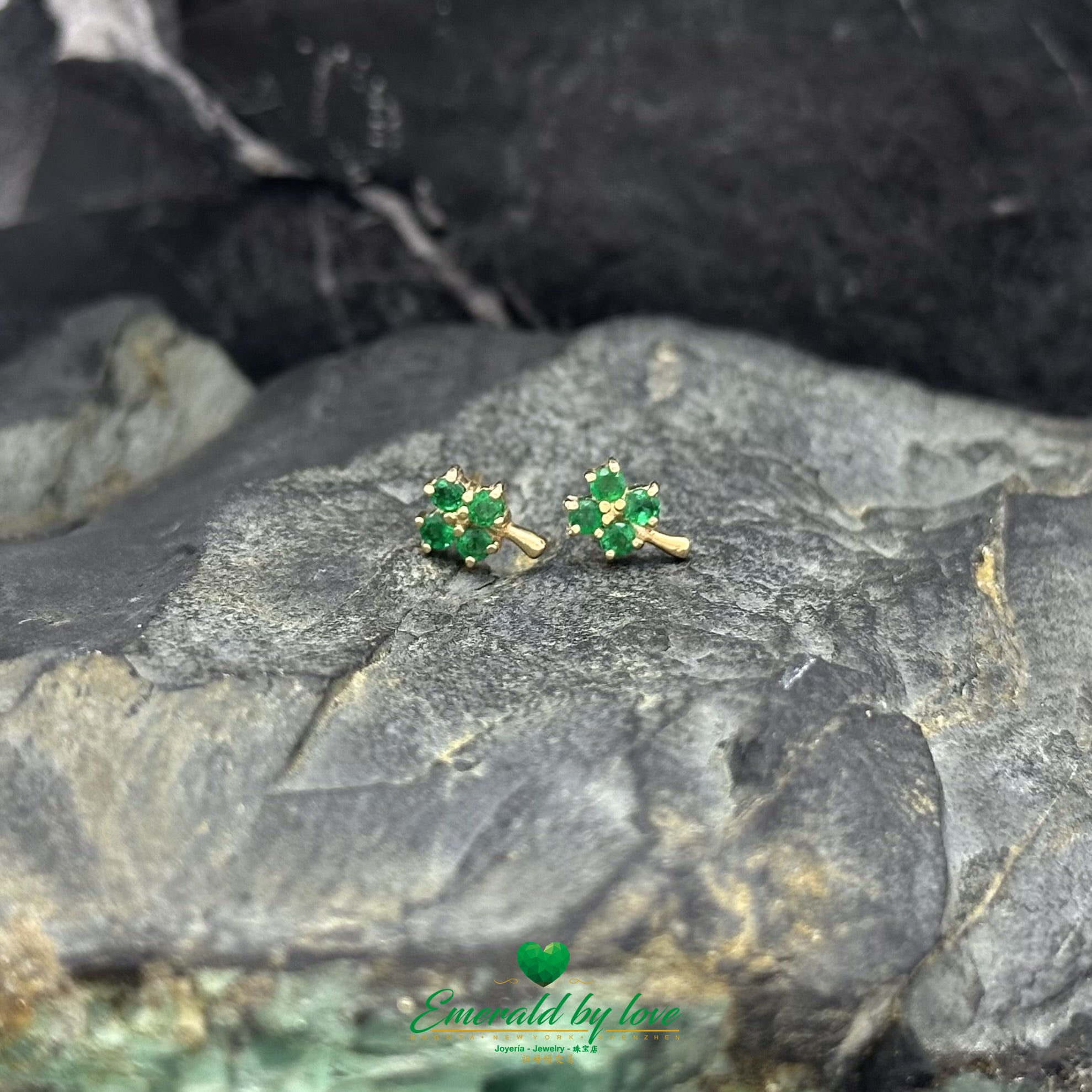 Four-Leaf Clover Earrings with Colombian Emeralds in 18K Yellow Gold