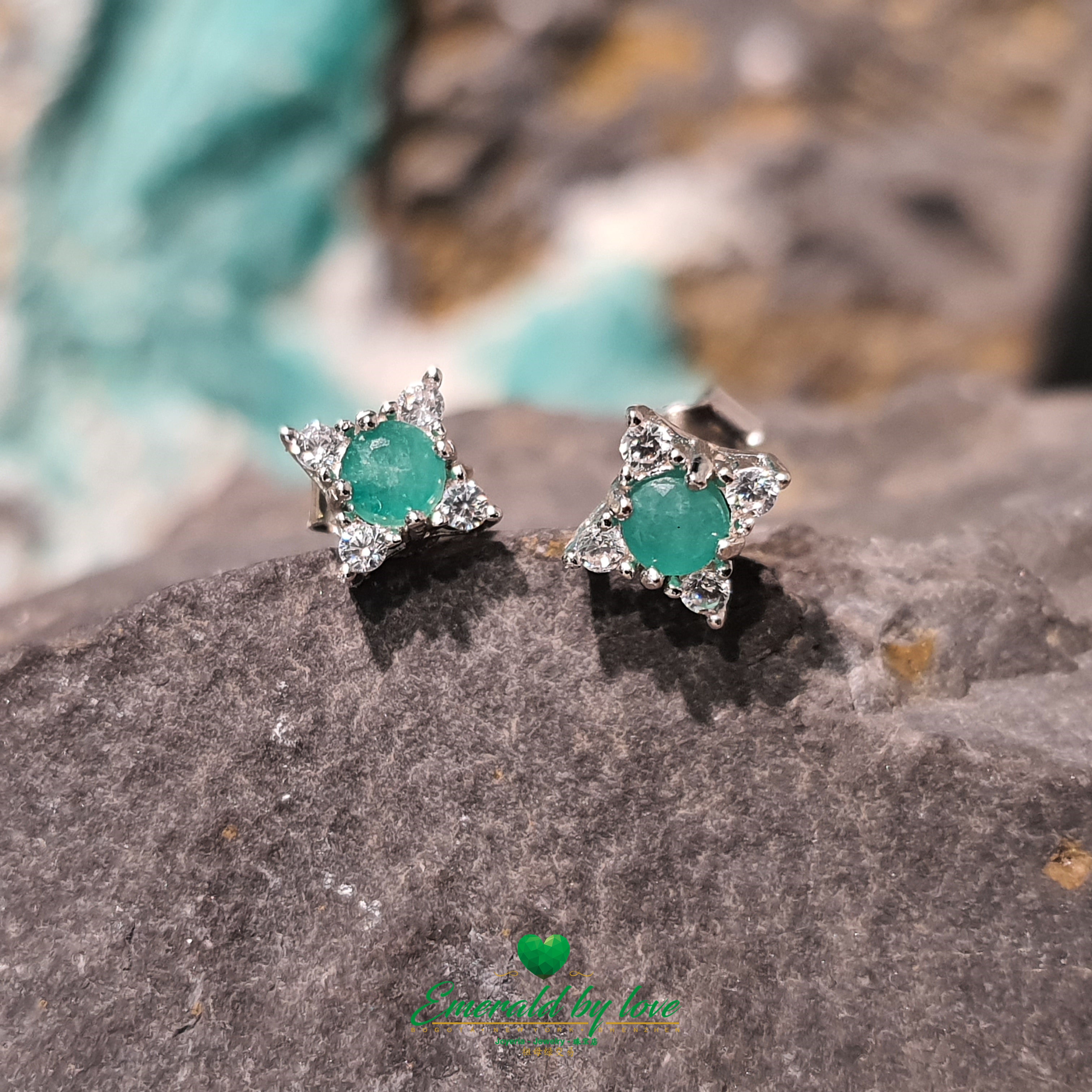 925 Sterling Silver Stud Earrings with Central Round Colombian Emerald Surrounded by Four Zircons