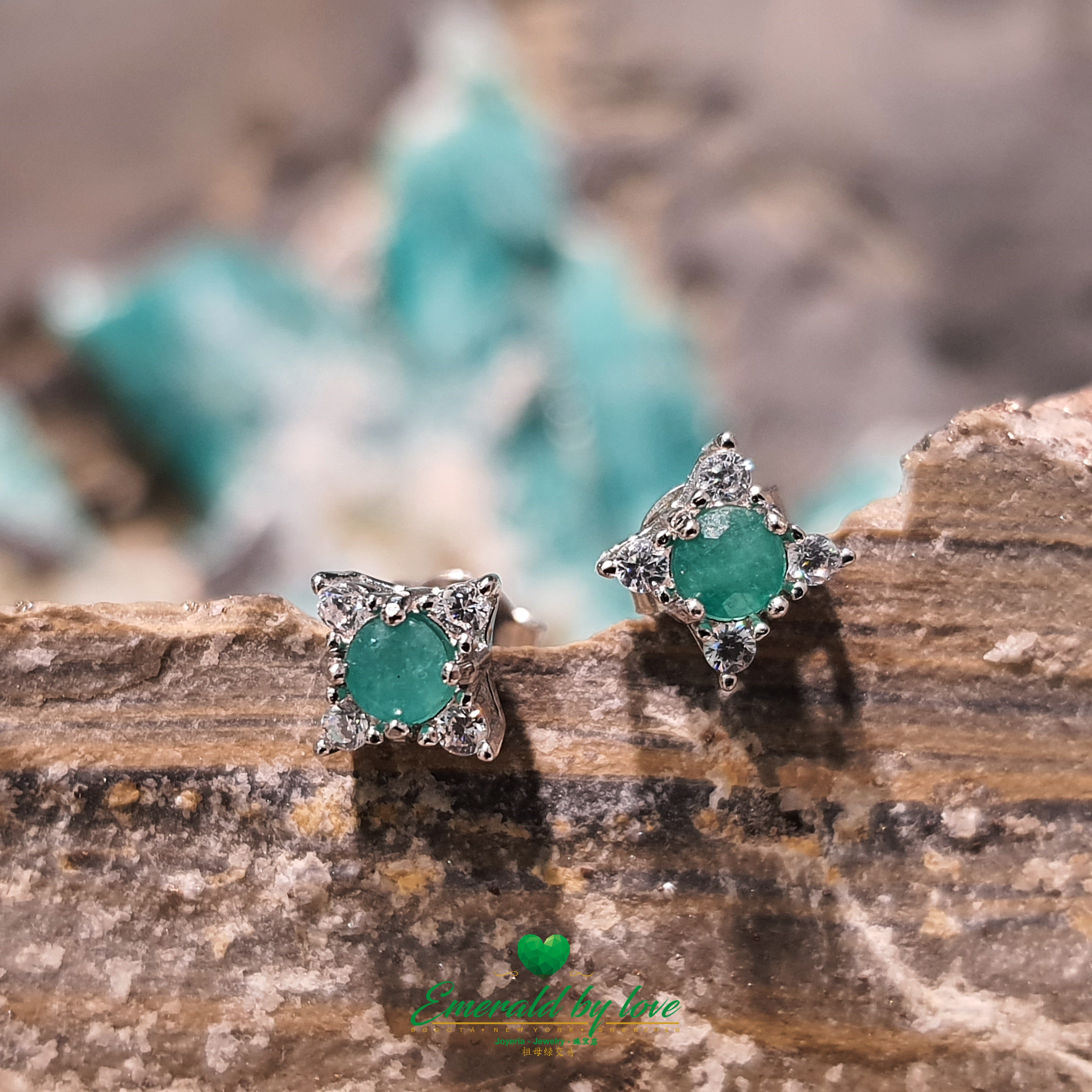 925 Sterling Silver Stud Earrings with Central Round Colombian Emerald Surrounded by Four Zircons