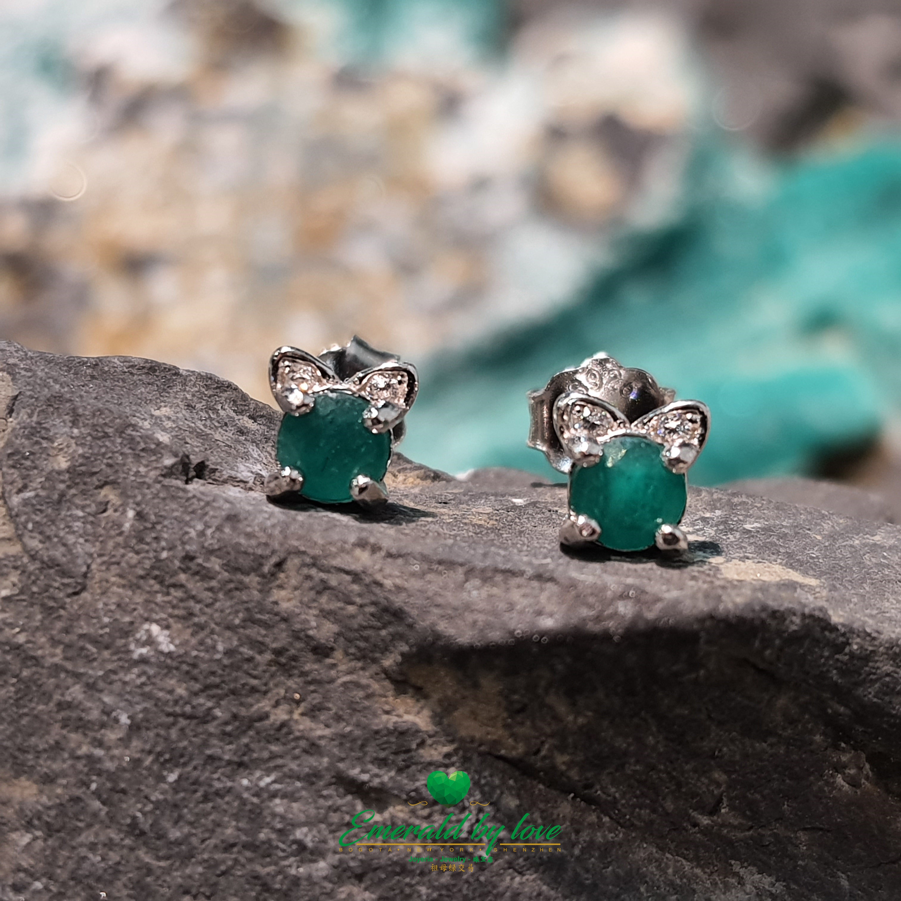 925 Silver Earrings with Colombian Emeralds: Feline Elegance in Cat Design