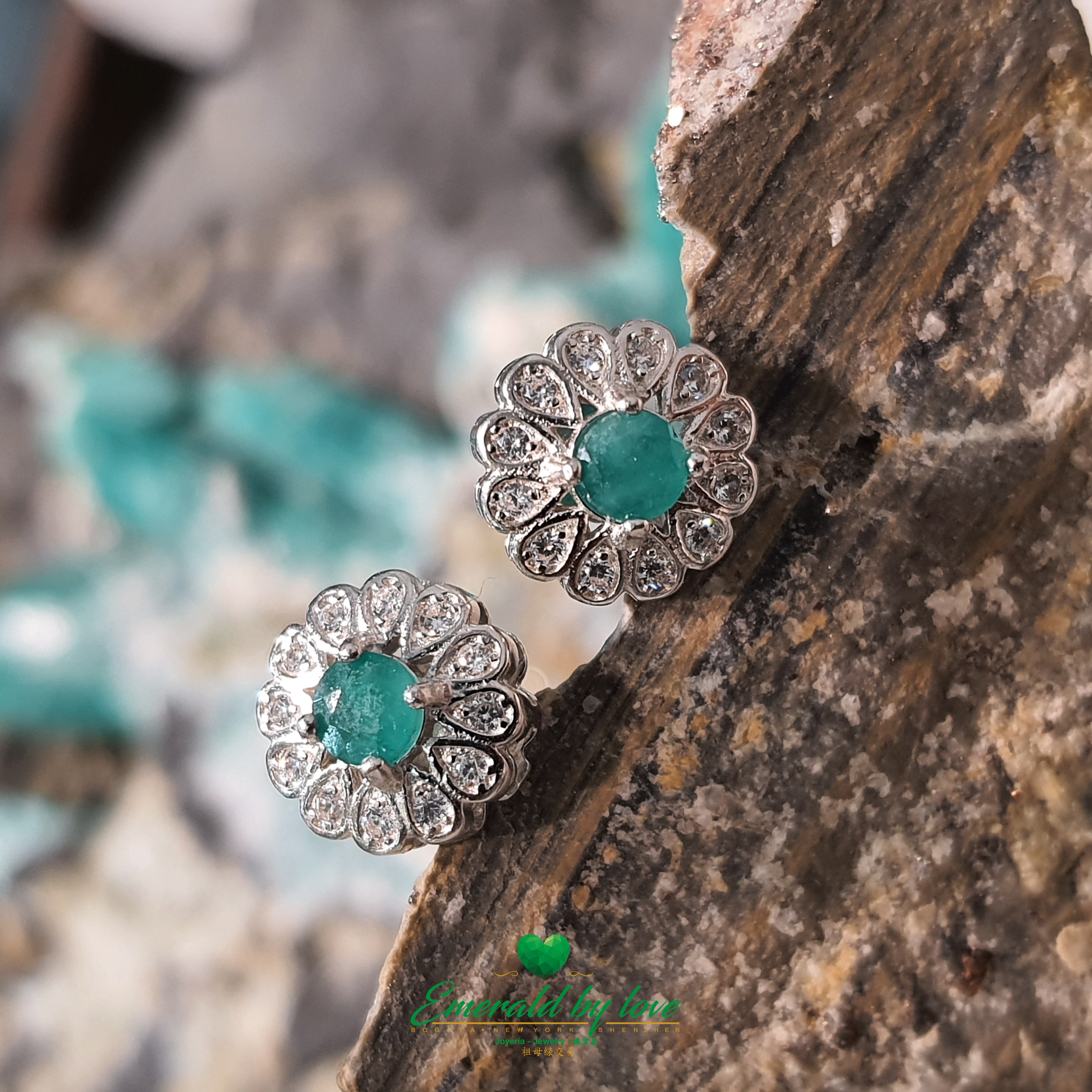 Floral Sterling Silver Earrings with Round Central Emerald of Superior Color