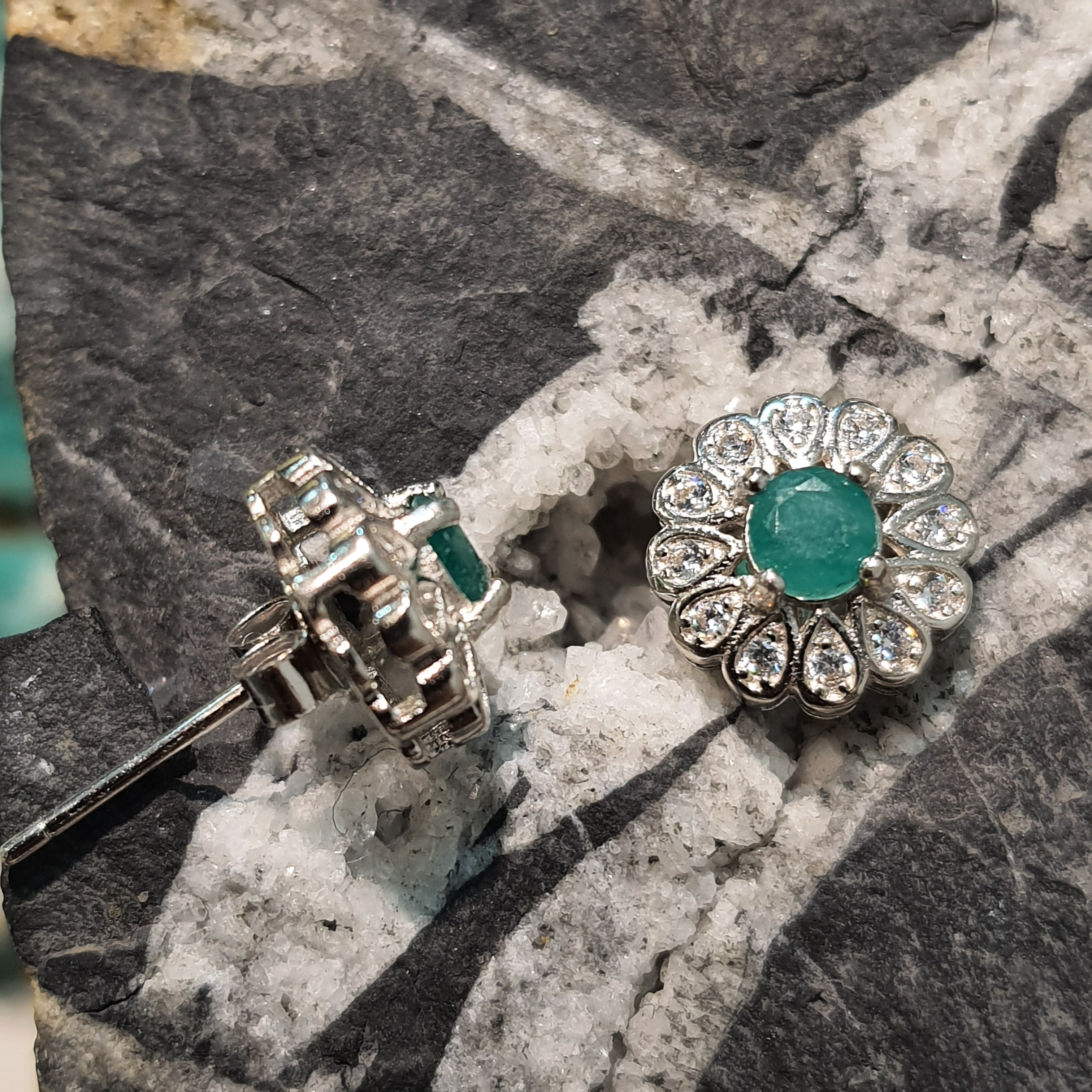 Floral Sterling Silver Earrings with Round Central Emerald of Superior Color