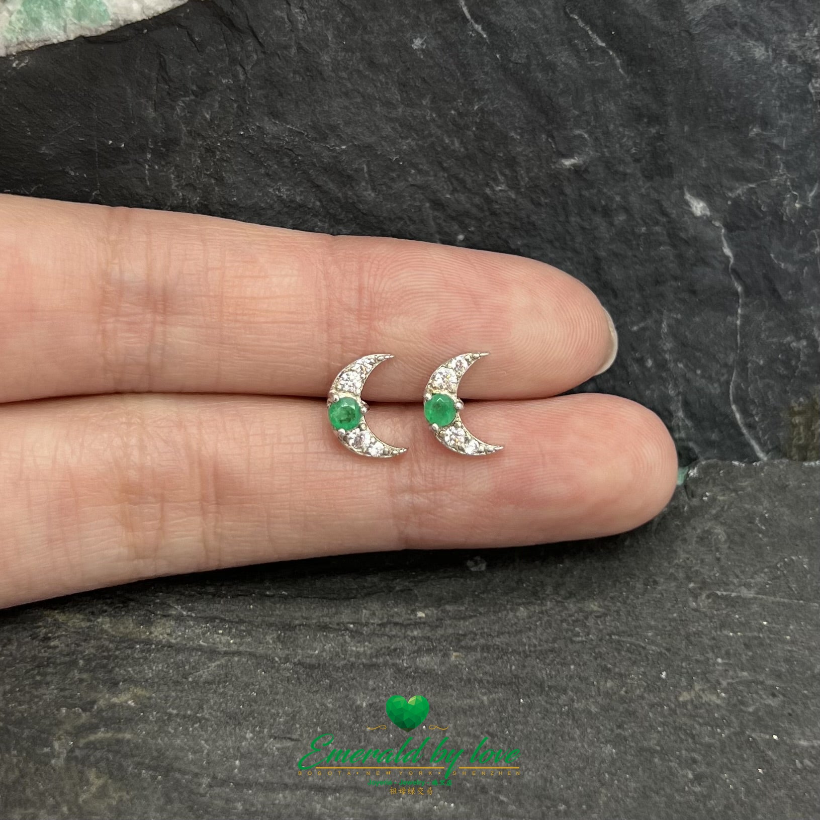 Sterling Silver Crescent Moon Design Earrings with Round Central Emerald