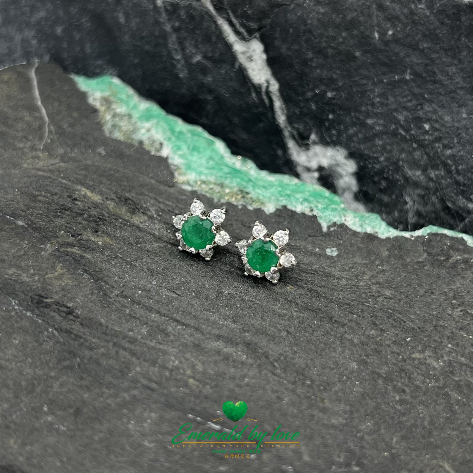 Six-Petal Silver Flower Earrings with Round Central Emerald
