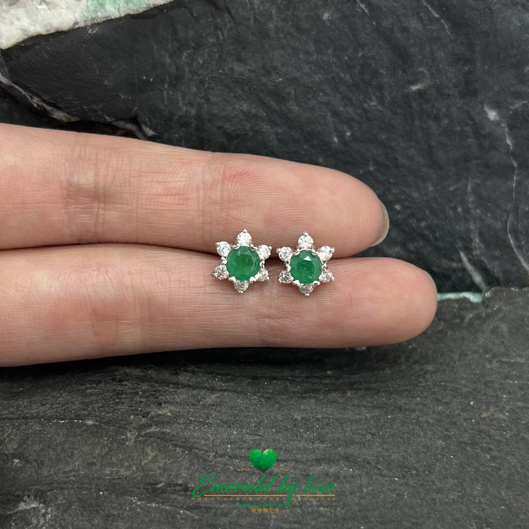 Six-Petal Silver Flower Earrings with Round Central Emerald