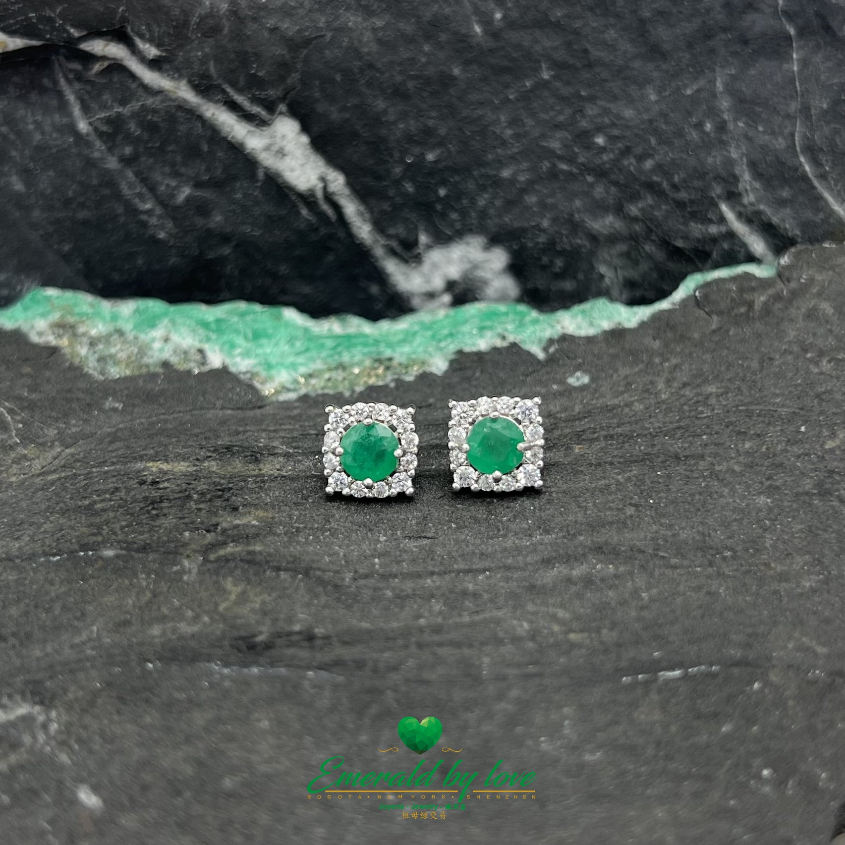 Square Sterling Silver Earrings with Round Central Emerald