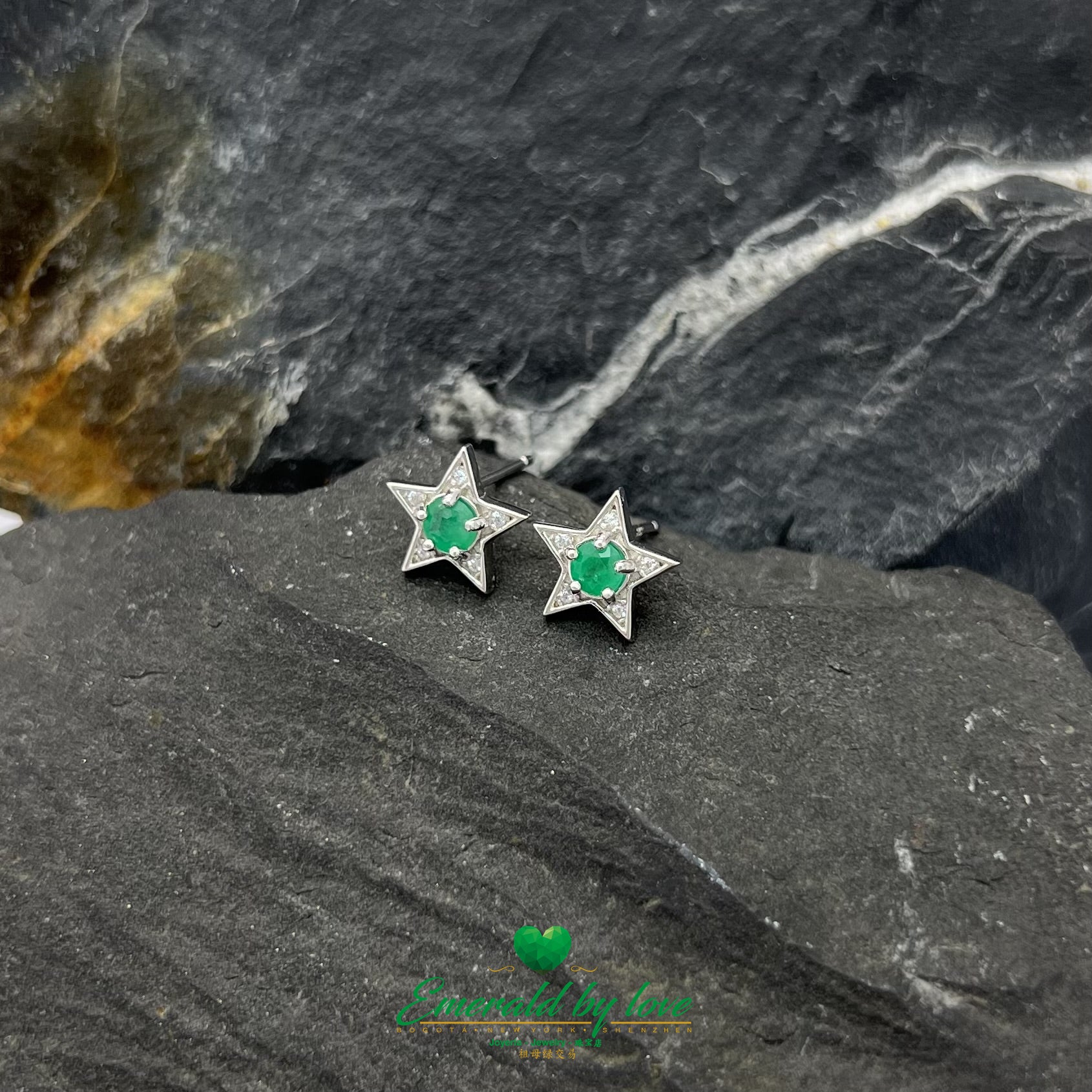 Star-Shaped Earrings with Central Emeralds
