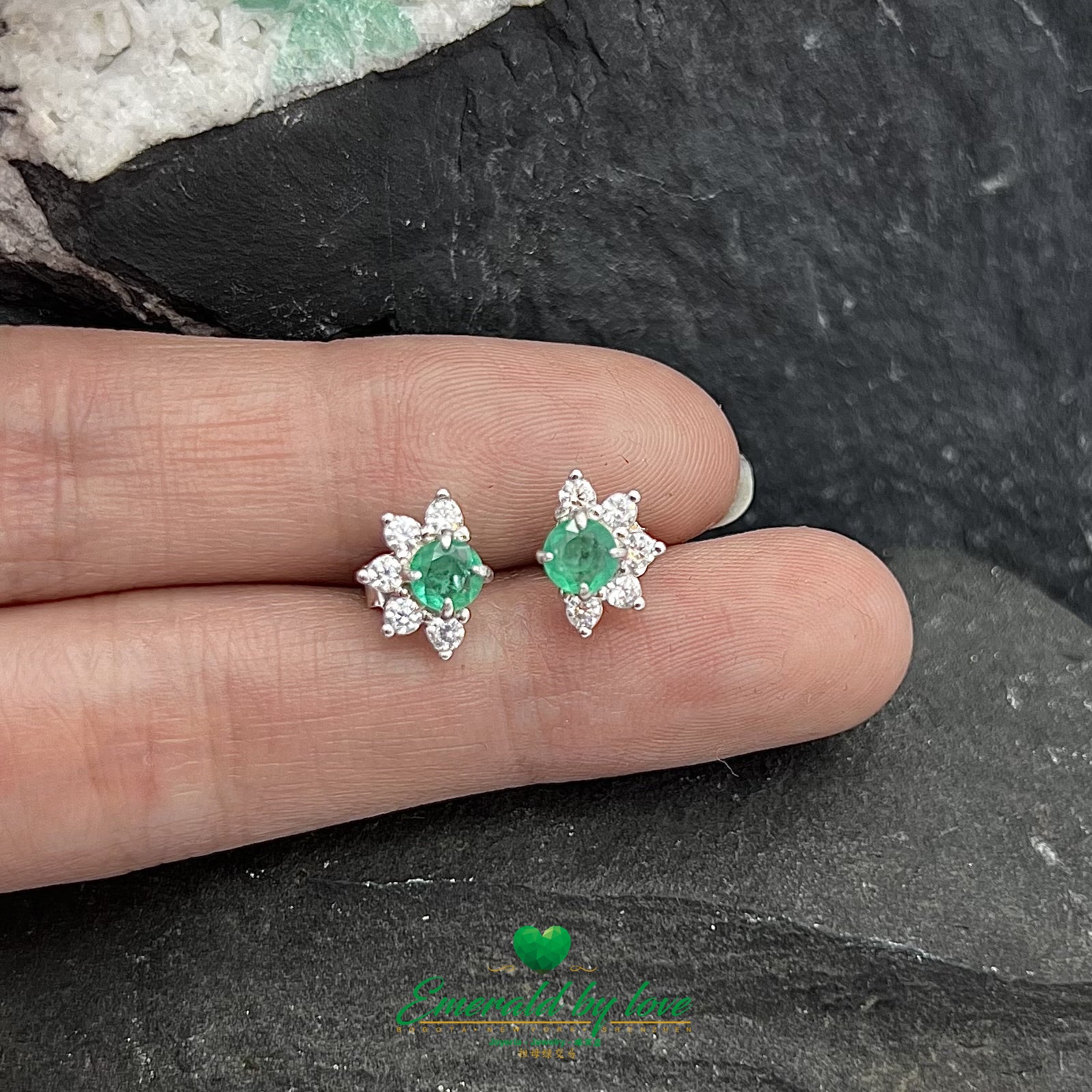 Beautiful Half-Flower Sterling Silver Earrings with Central Round Emerald