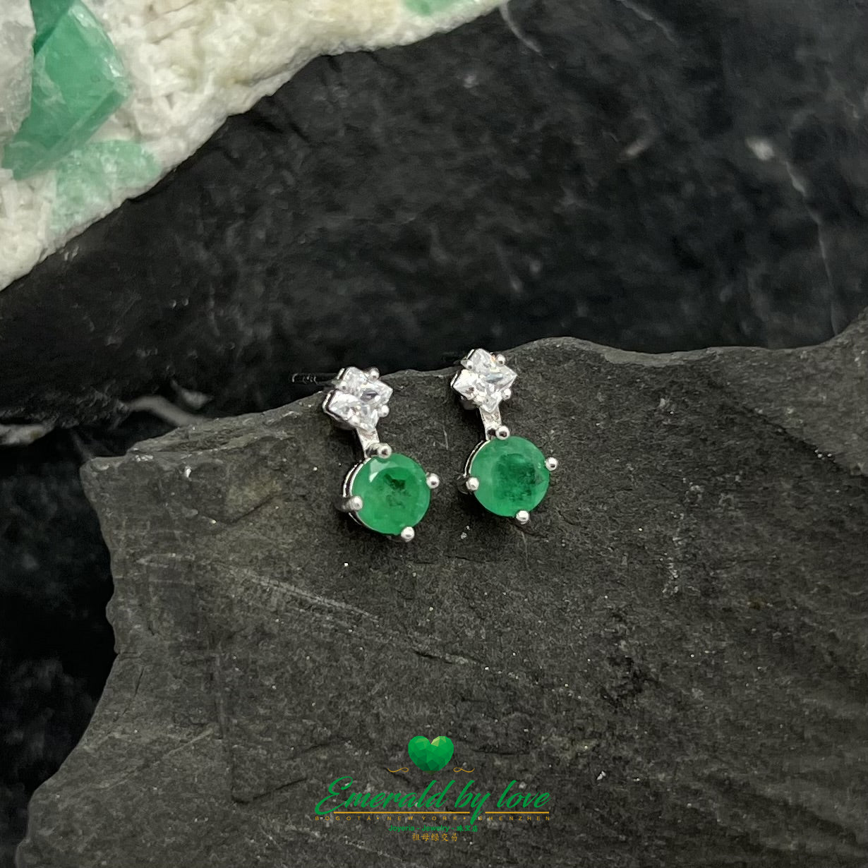 Silver Earrings with Central Round Emerald and Square Cubic Zirconia Accents