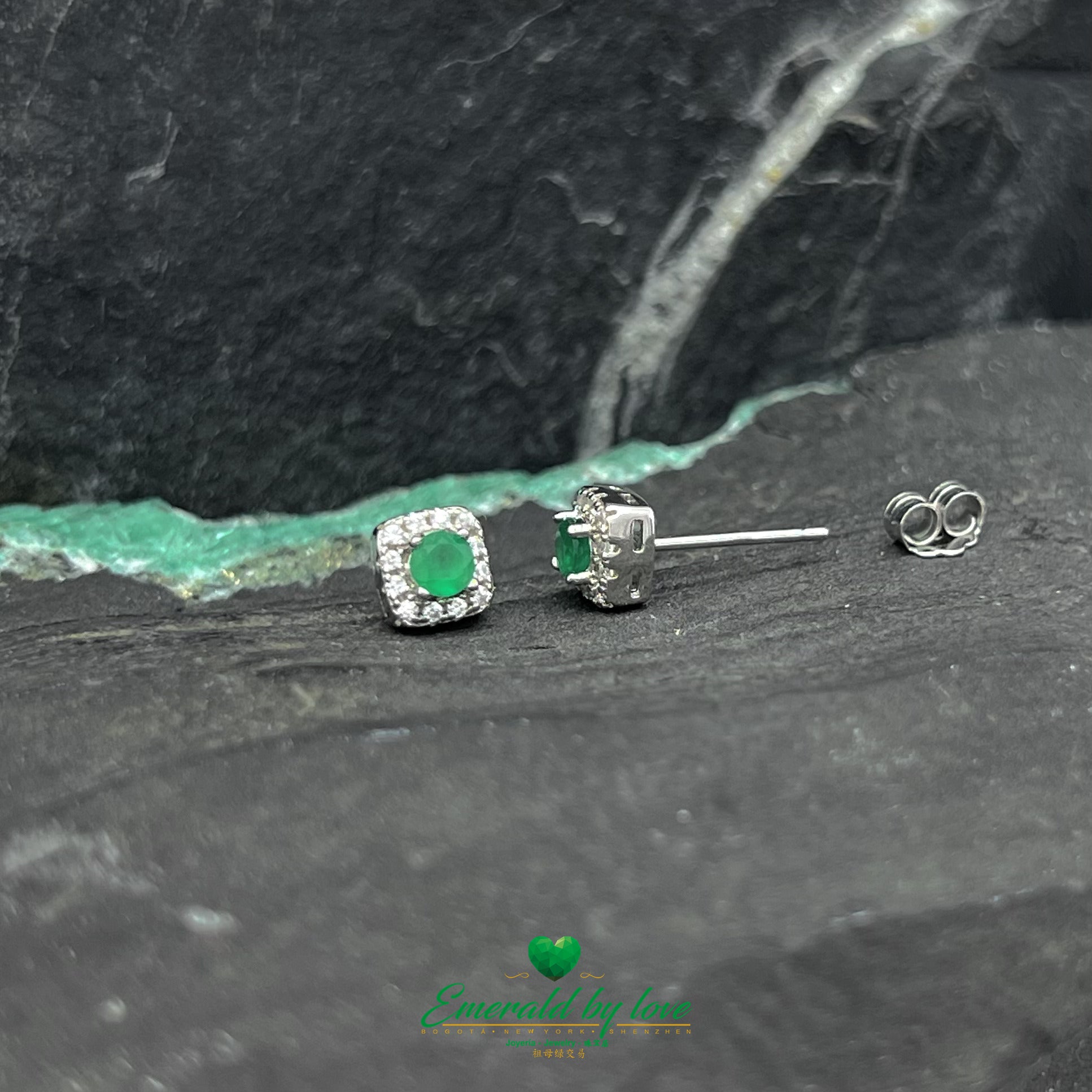 Chic Square Silver Earrings with Central Round Colombian Emerald and Zirconia Halo