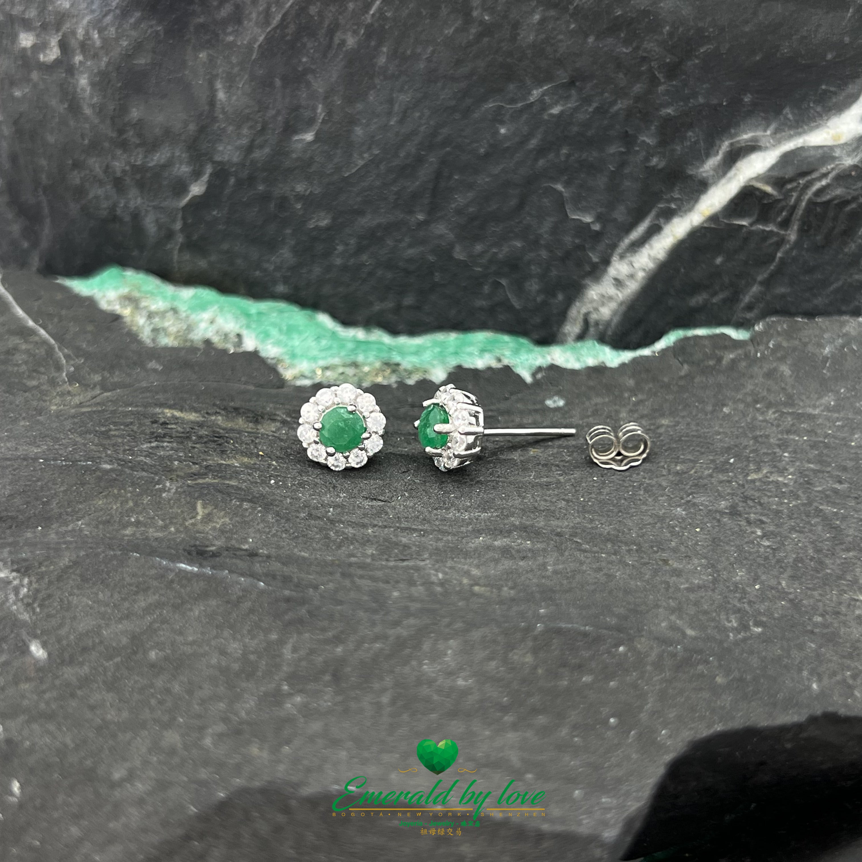 Round Flower Earrings with Central Emerald Surrounded by Zirconia