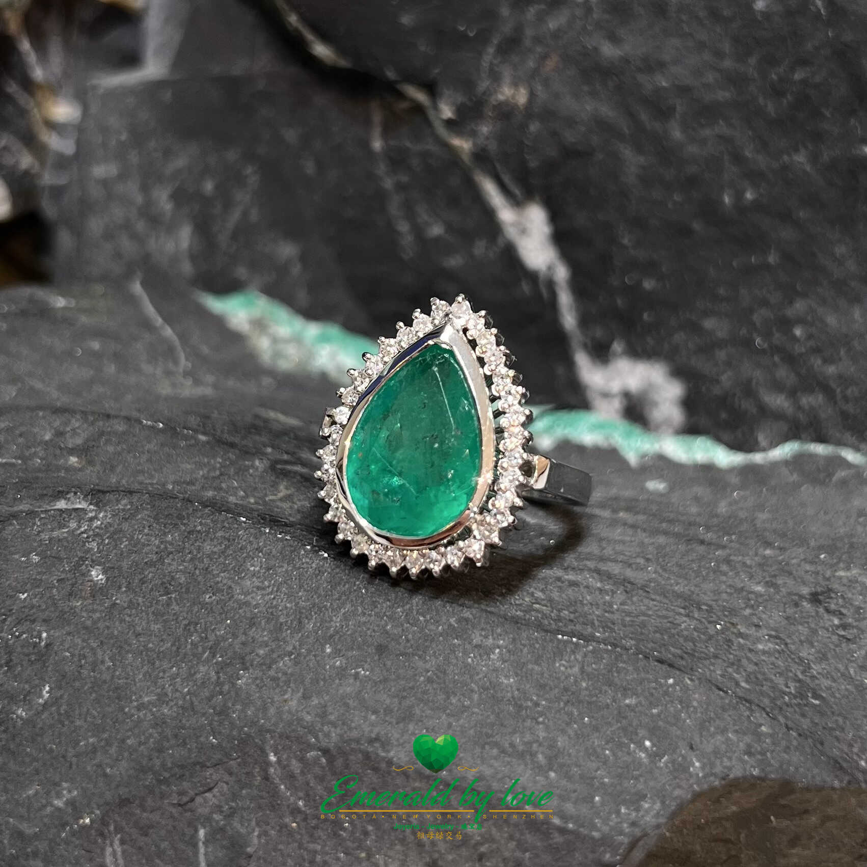 A modern twist on a classic, made with Colombian charm.