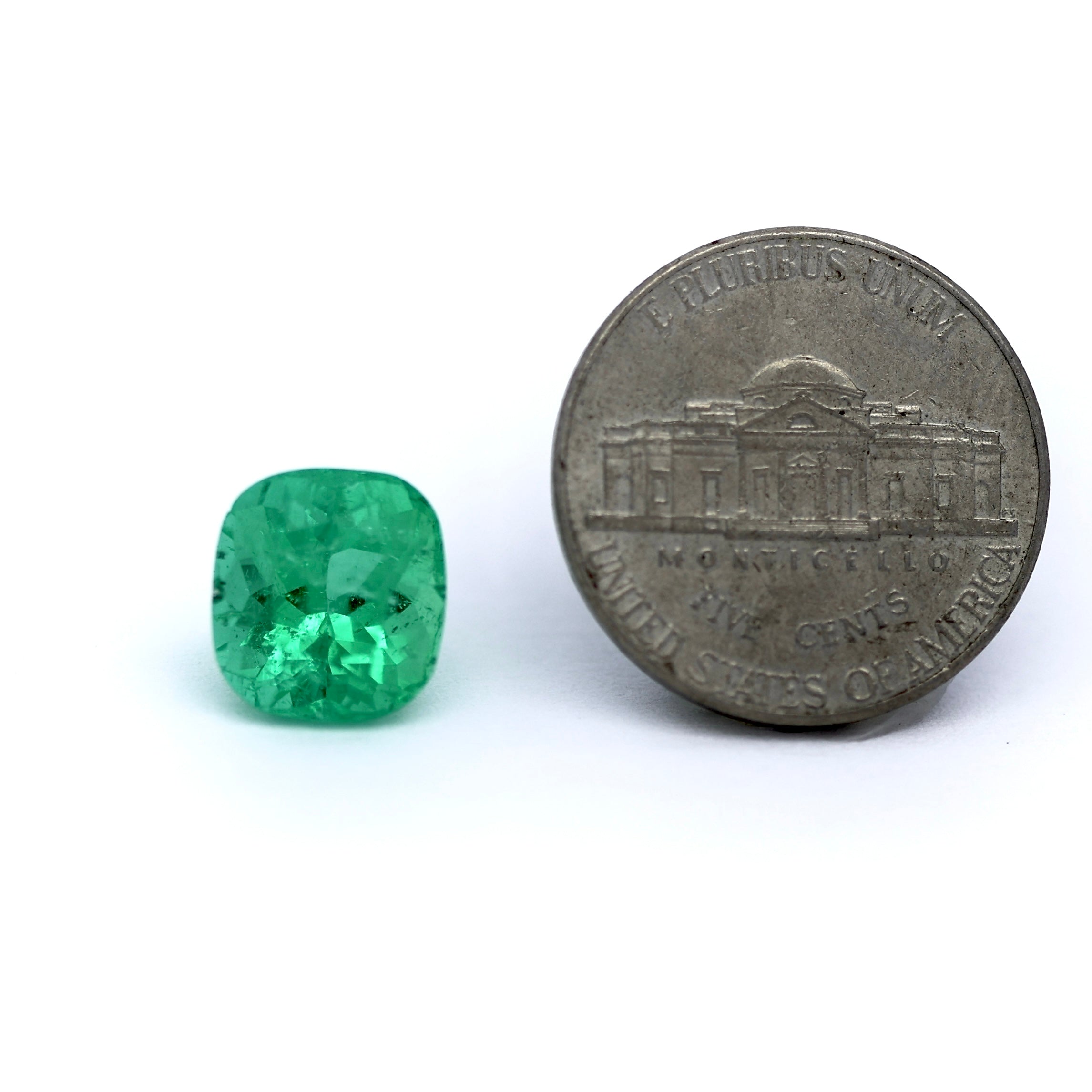 With its impressive size and captivating color, this emerald is perfect for a statement ring or an exclusive custom jewelry design. A striking piece for those who appreciate distinctive shapes and the timeless allure of Colombian emeralds.