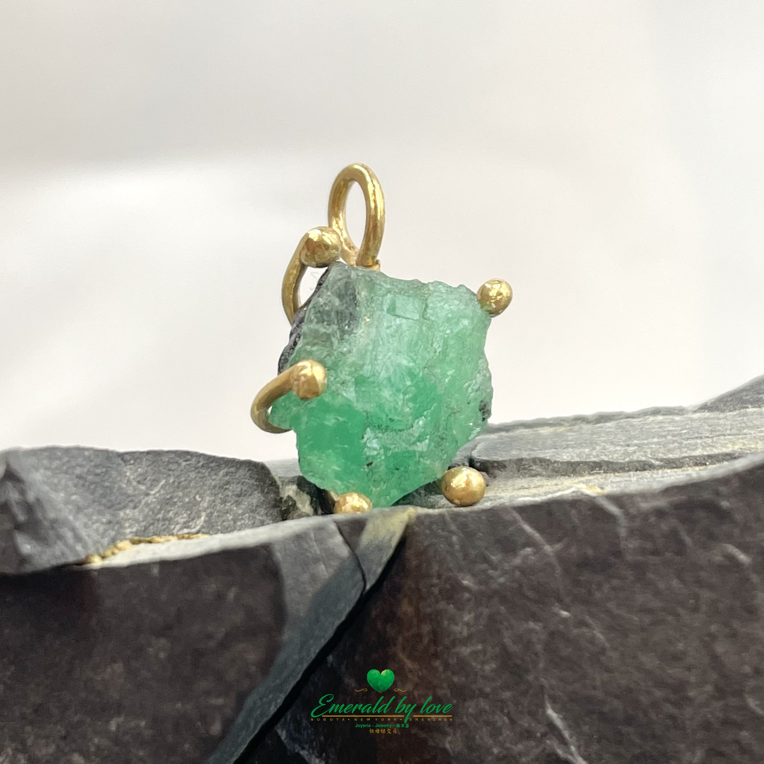 Gold-Plated Pendant with 6.0 ct Rough-Cut Emerald