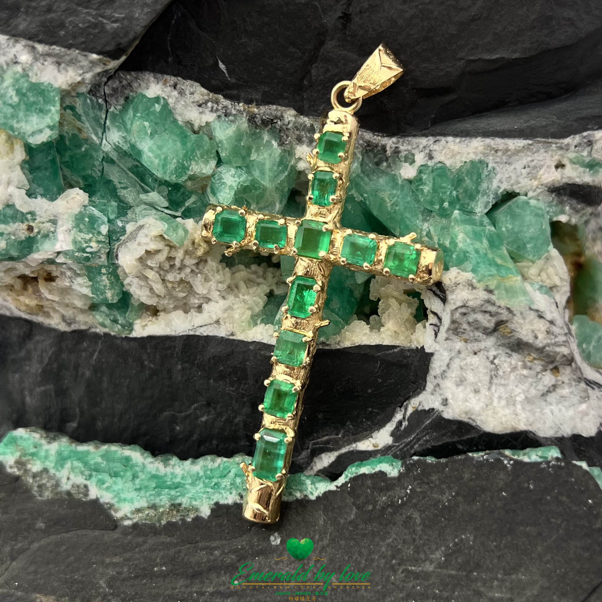 Captivating 18k Yellow Gold Cross Pendant Featuring Colombian Crystal Emeralds