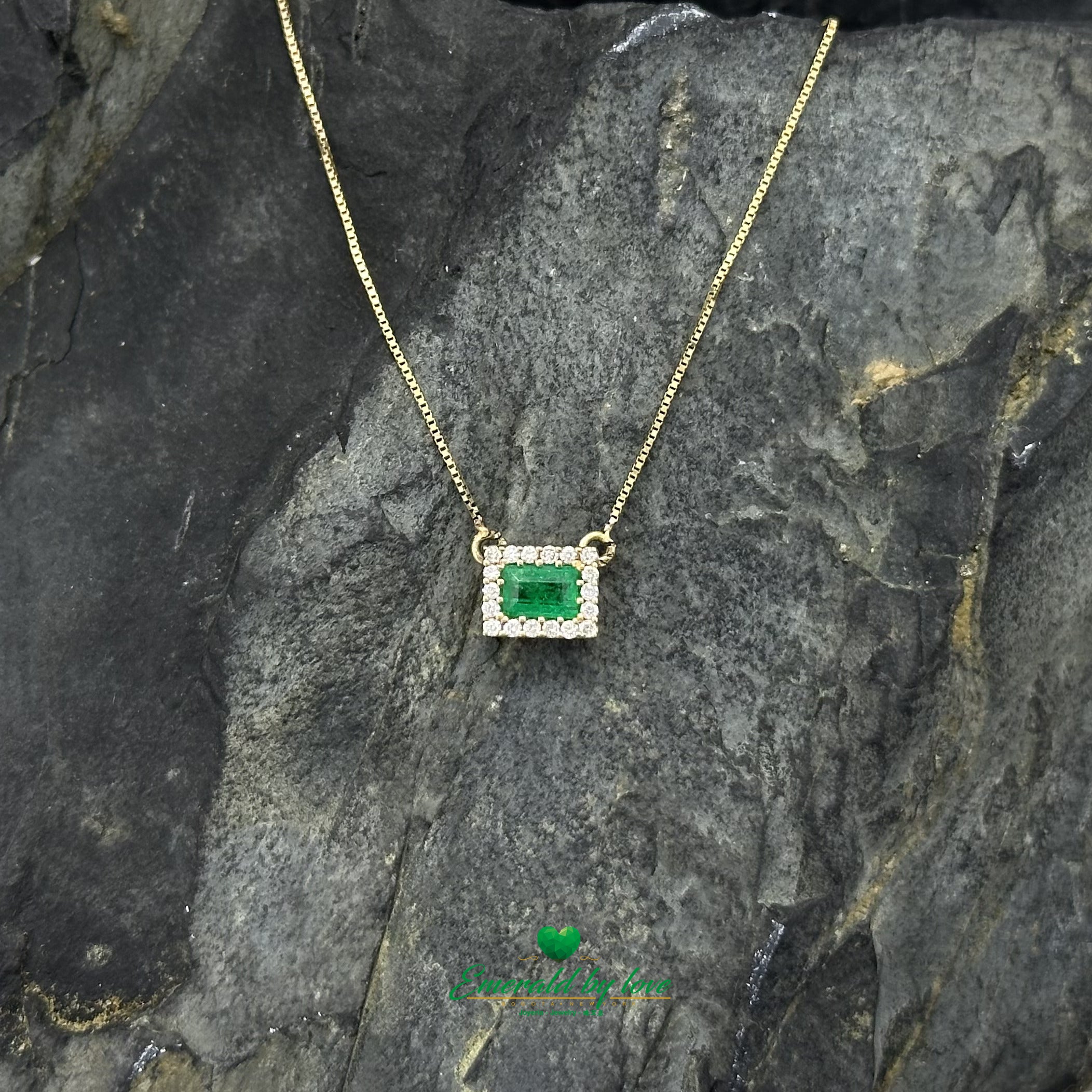 Yellow Gold Horizontal Cluster Pendant with Baguette Colombian Natural Emerald Surrounded by Diamonds