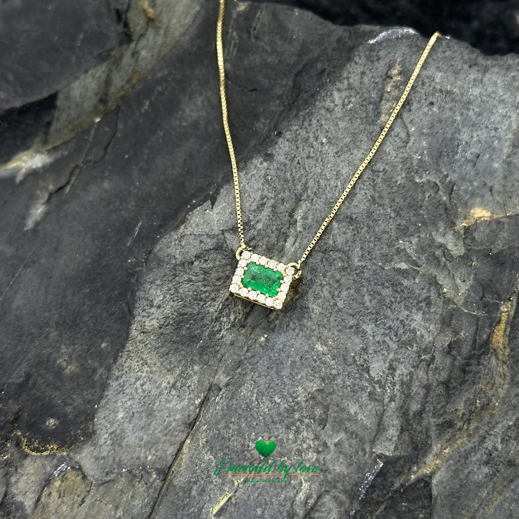 Yellow Gold Horizontal Cluster Pendant with Baguette Colombian Natural Emerald Surrounded by Diamonds