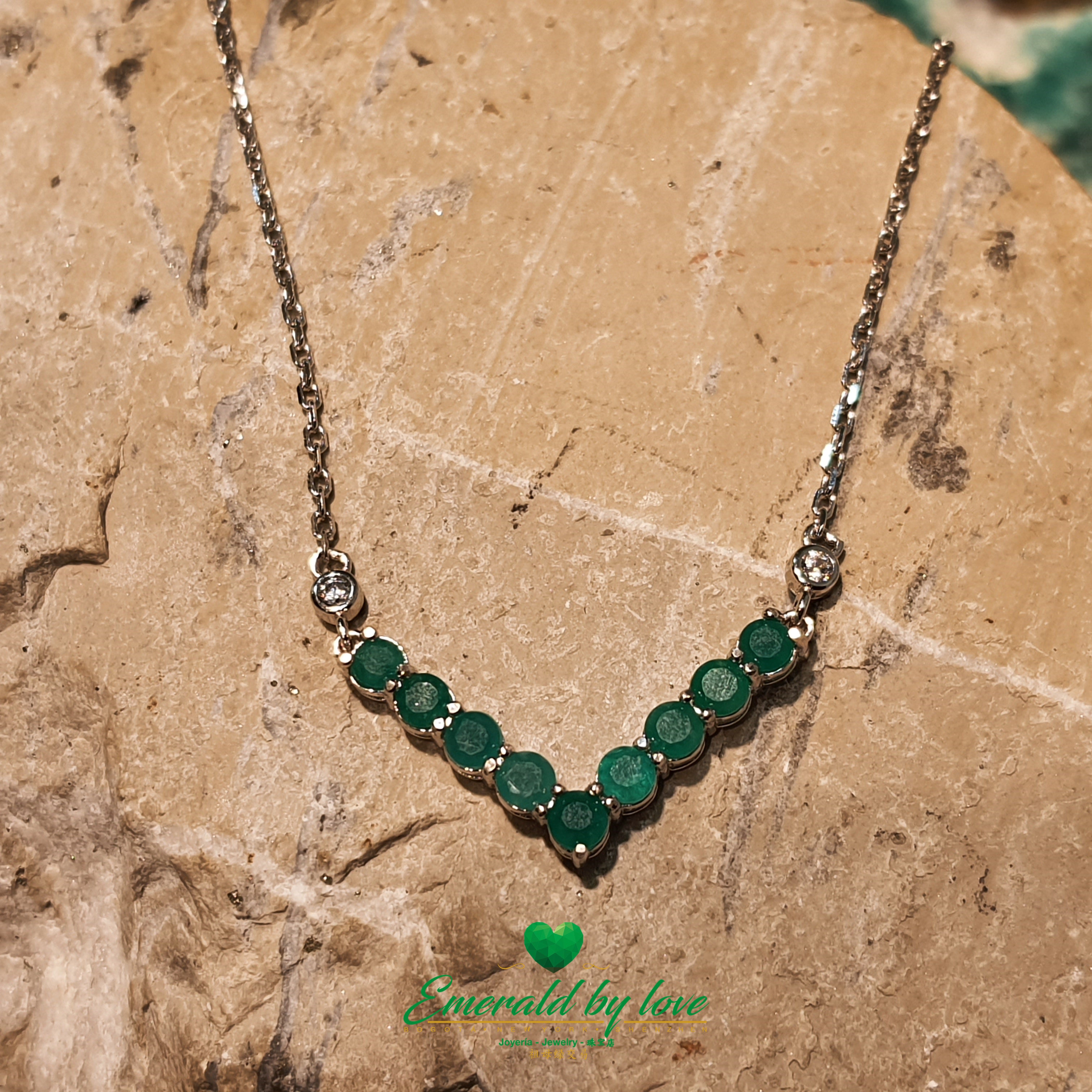 Colombian Emerald V-Shaped Silver Choker Necklace