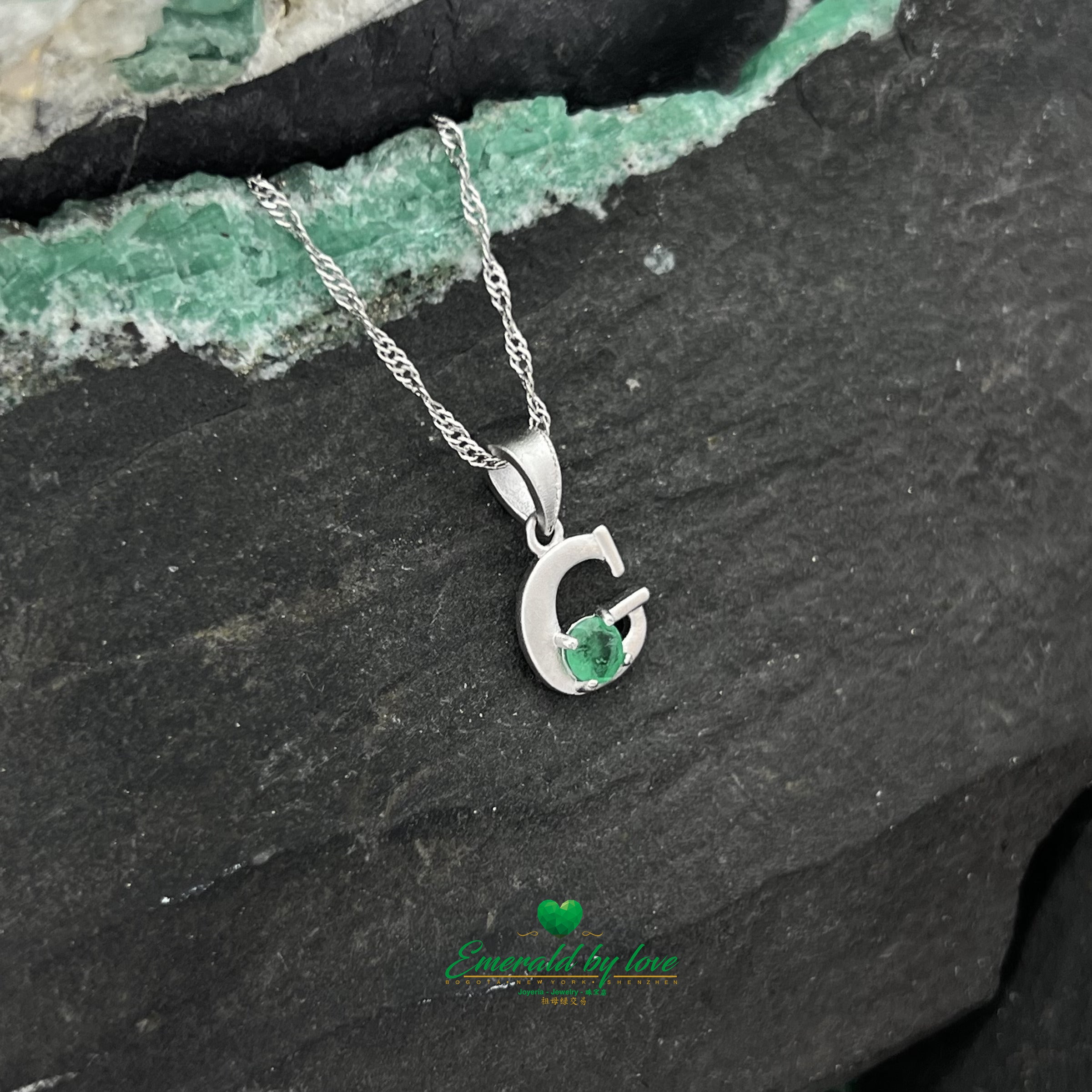 Letter G Pendant with Central Round Colombian Emerald