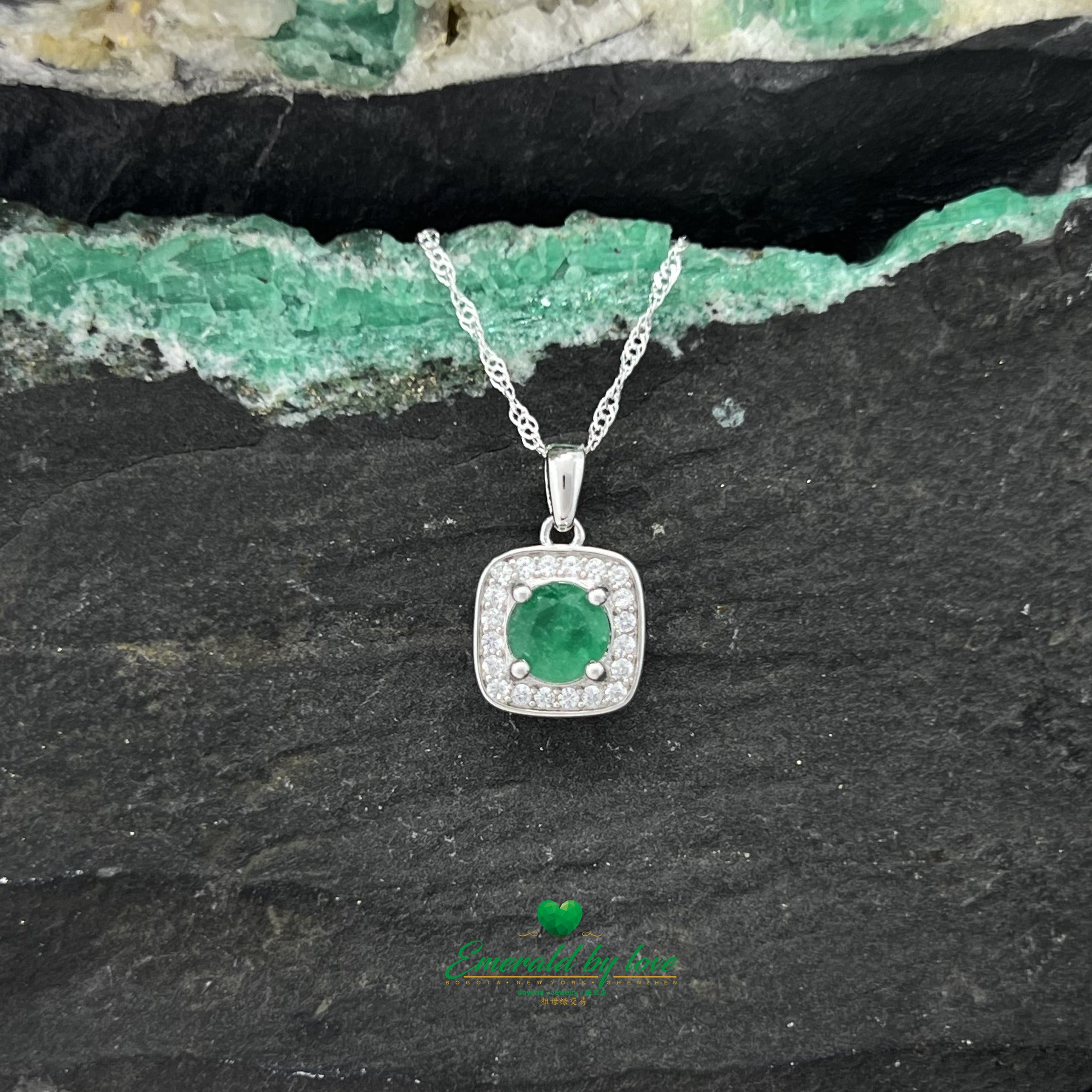 Square Pendant with Rounded Corners and Central Round Emerald