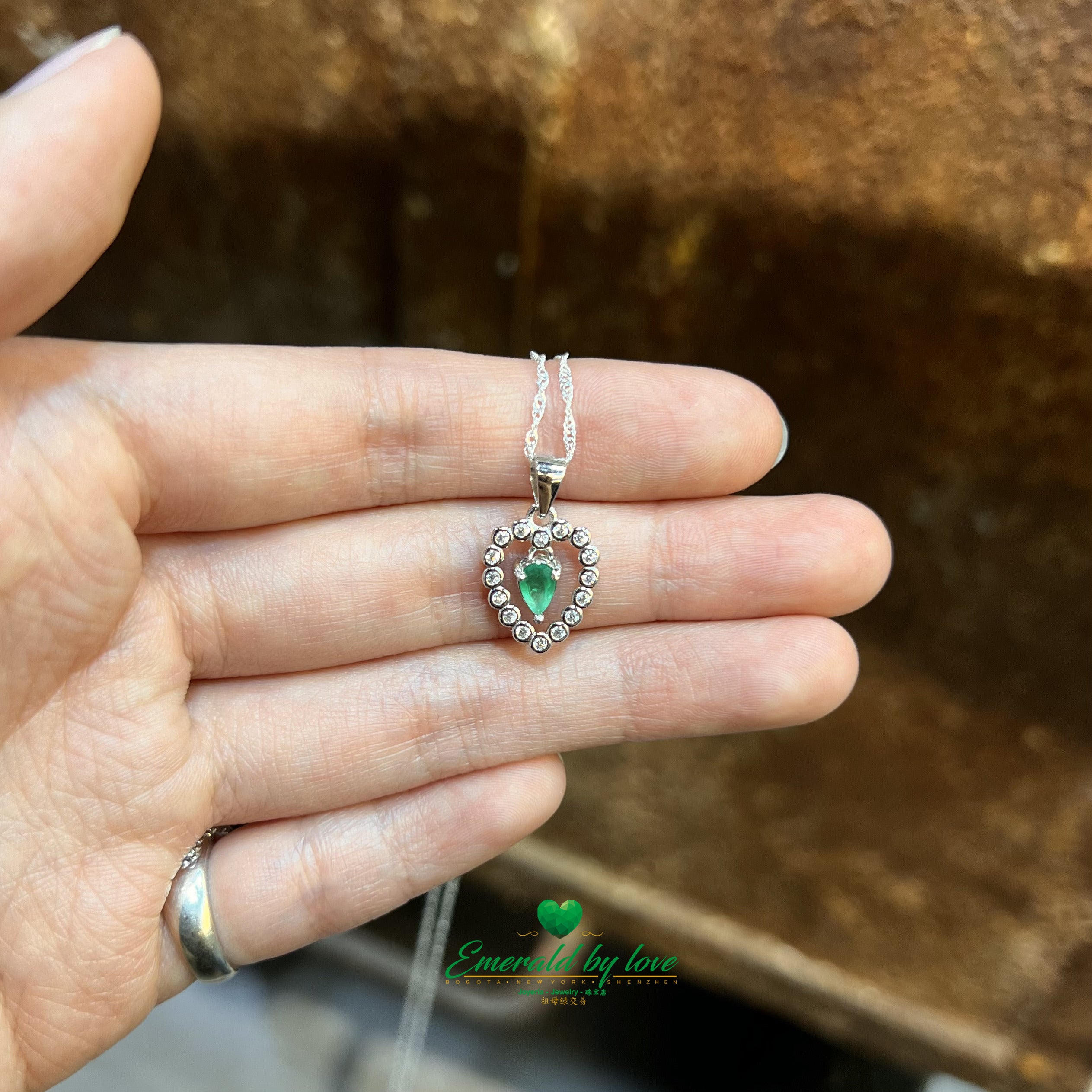 Heart Pendant with Central Teardrop Colombian Emerald