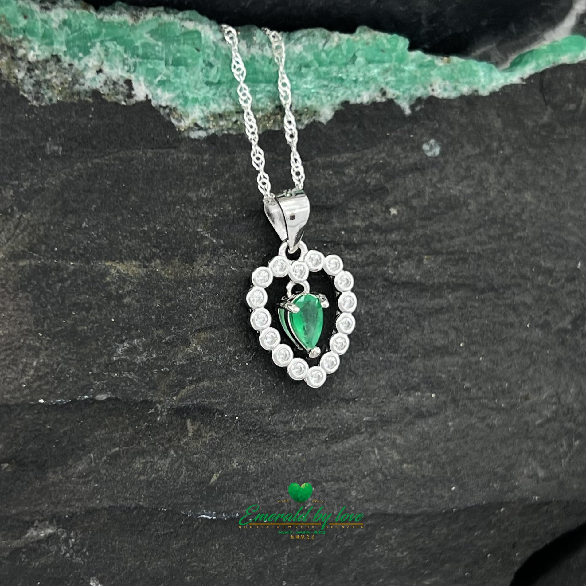 Heart Pendant with Central Teardrop Colombian Emerald