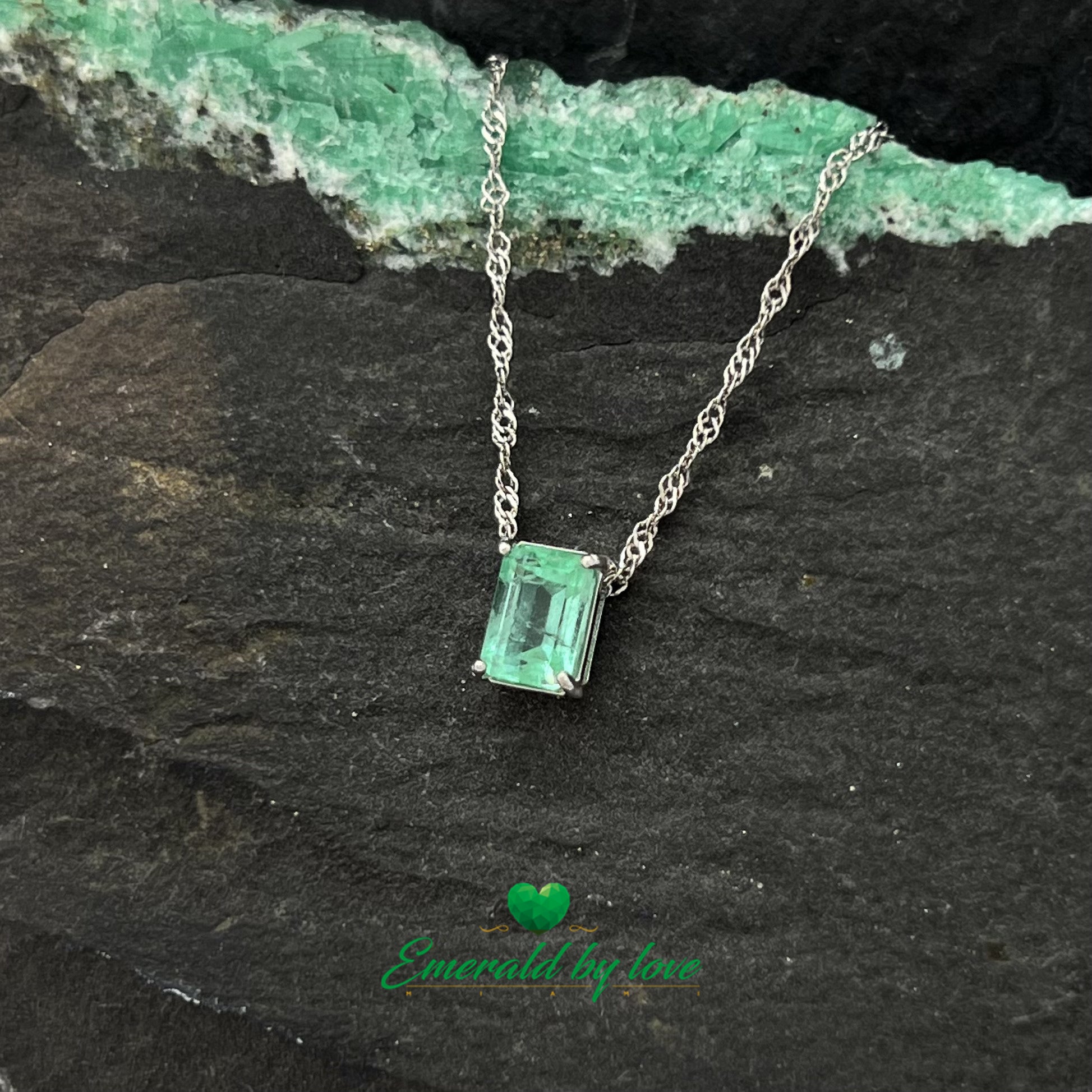 Solitaire Pendant with Rectangular Emerald Crystal