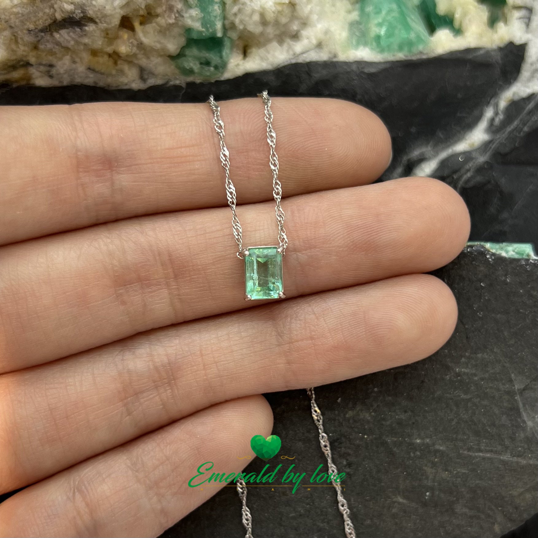 Solitaire Pendant with Rectangular Emerald Crystal