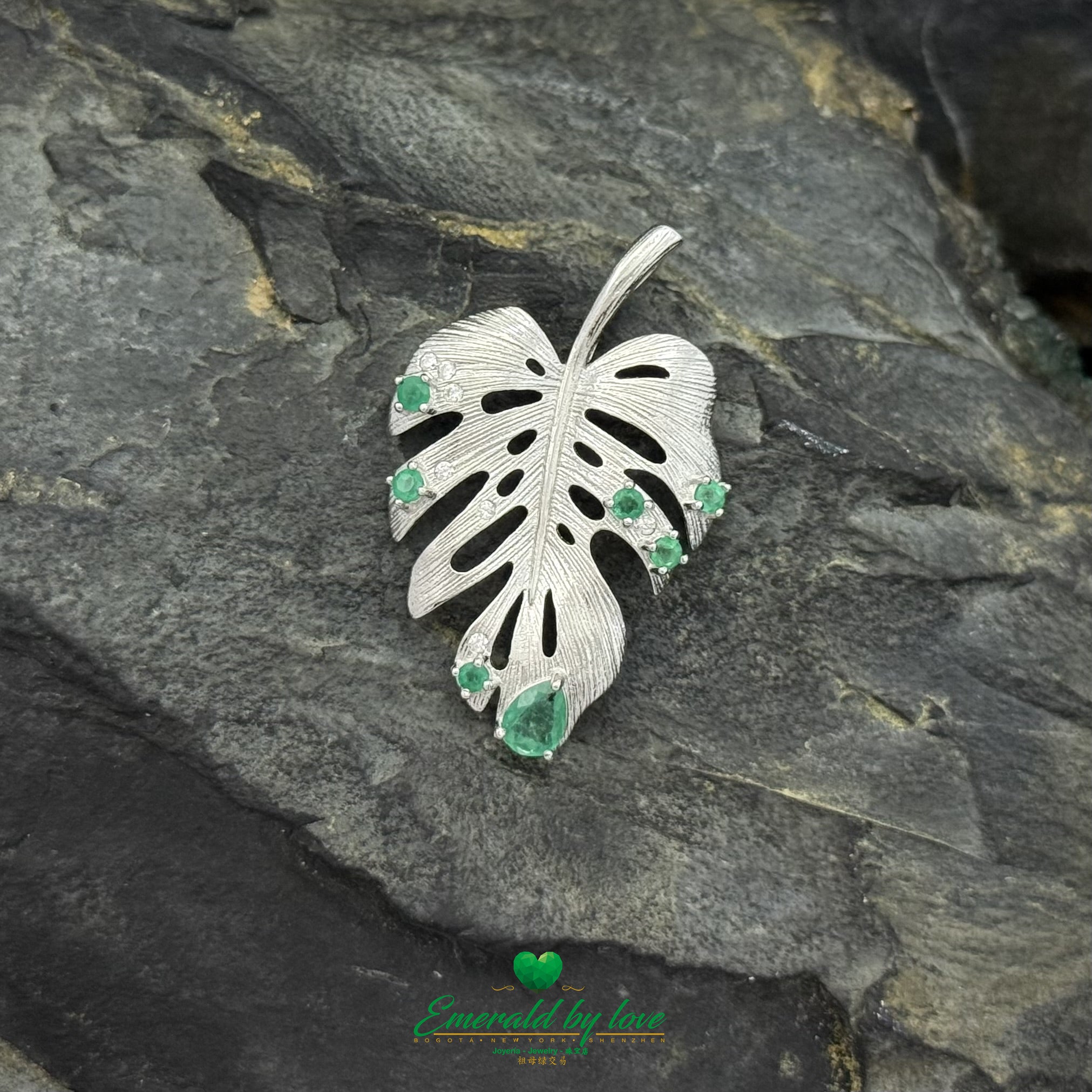 Feather Pendant in 925 Silver with Small Round Emeralds and Medium Teardrop Emerald