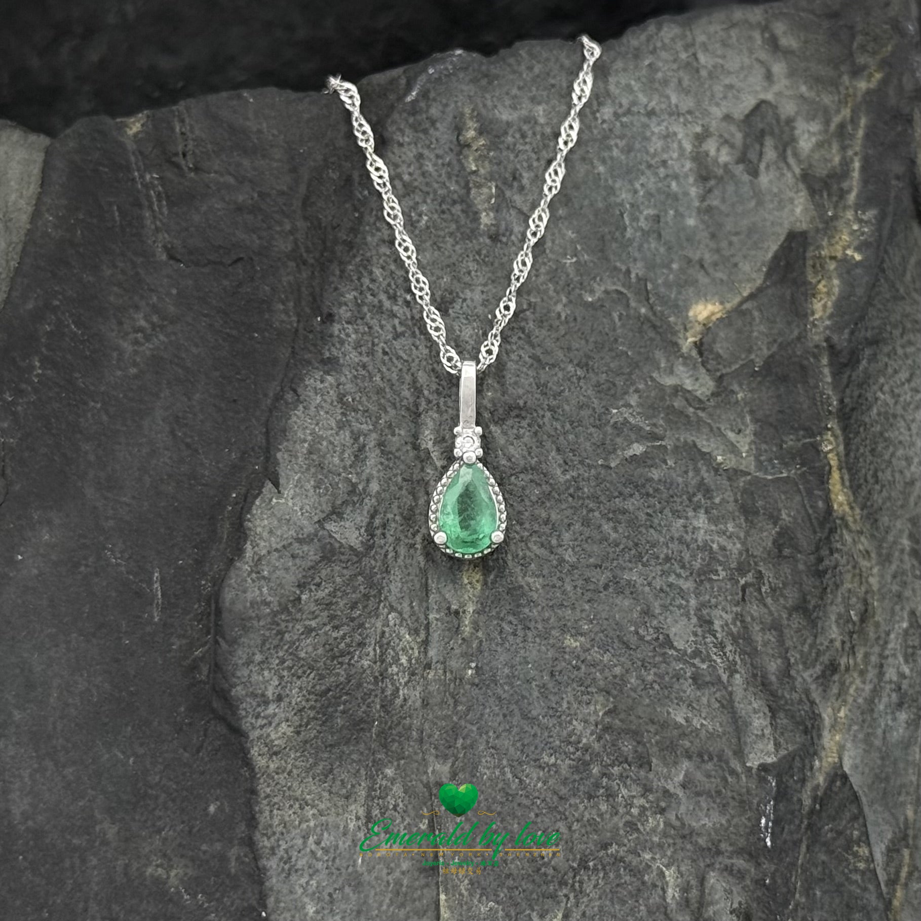 Solitario Sterling Silver Necklace with Teardrop Pendant