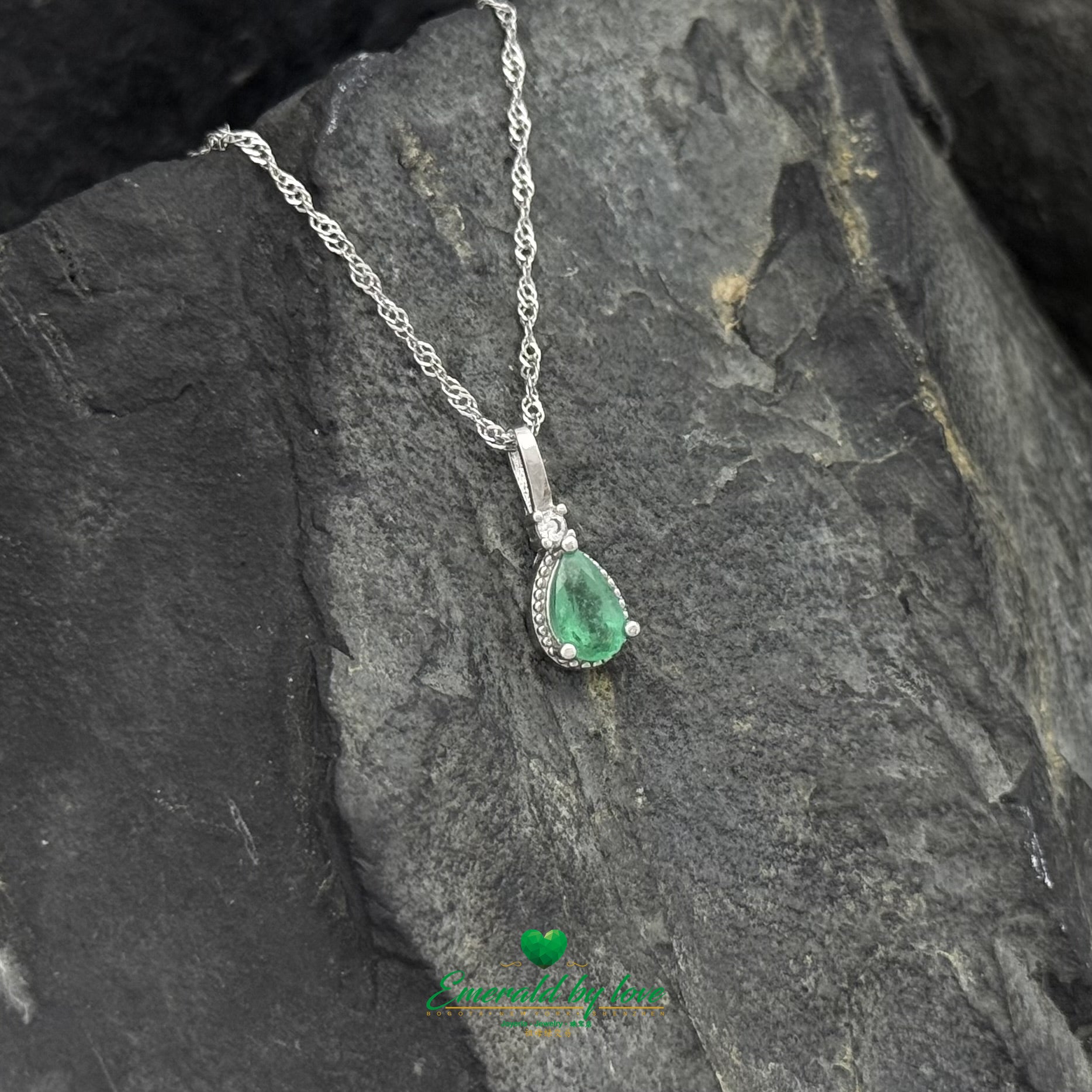 Solitario Sterling Silver Necklace with Teardrop Pendant
