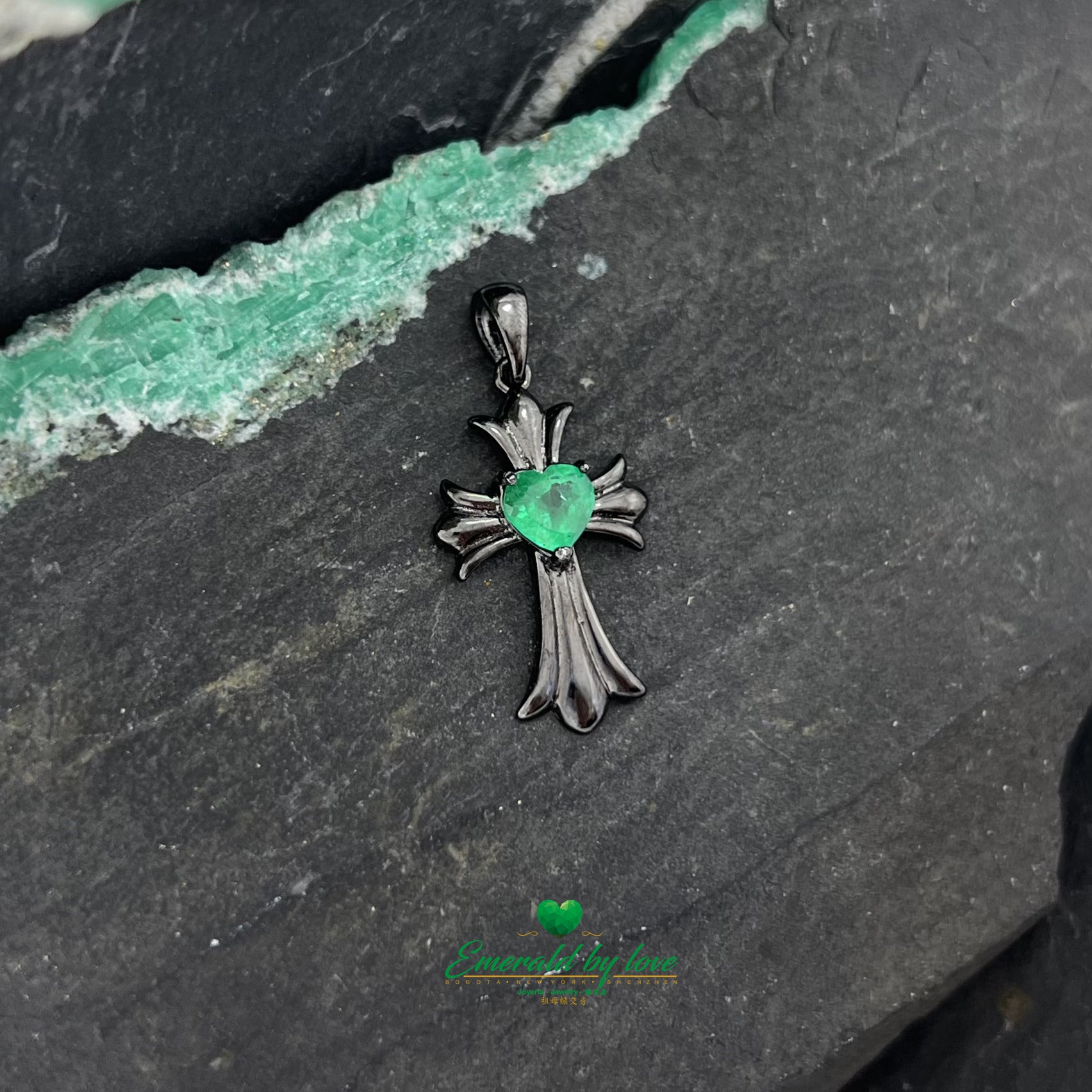 Black Rhodium-Plated Silver Cross Pendant with Heart-Shaped Central Emerald