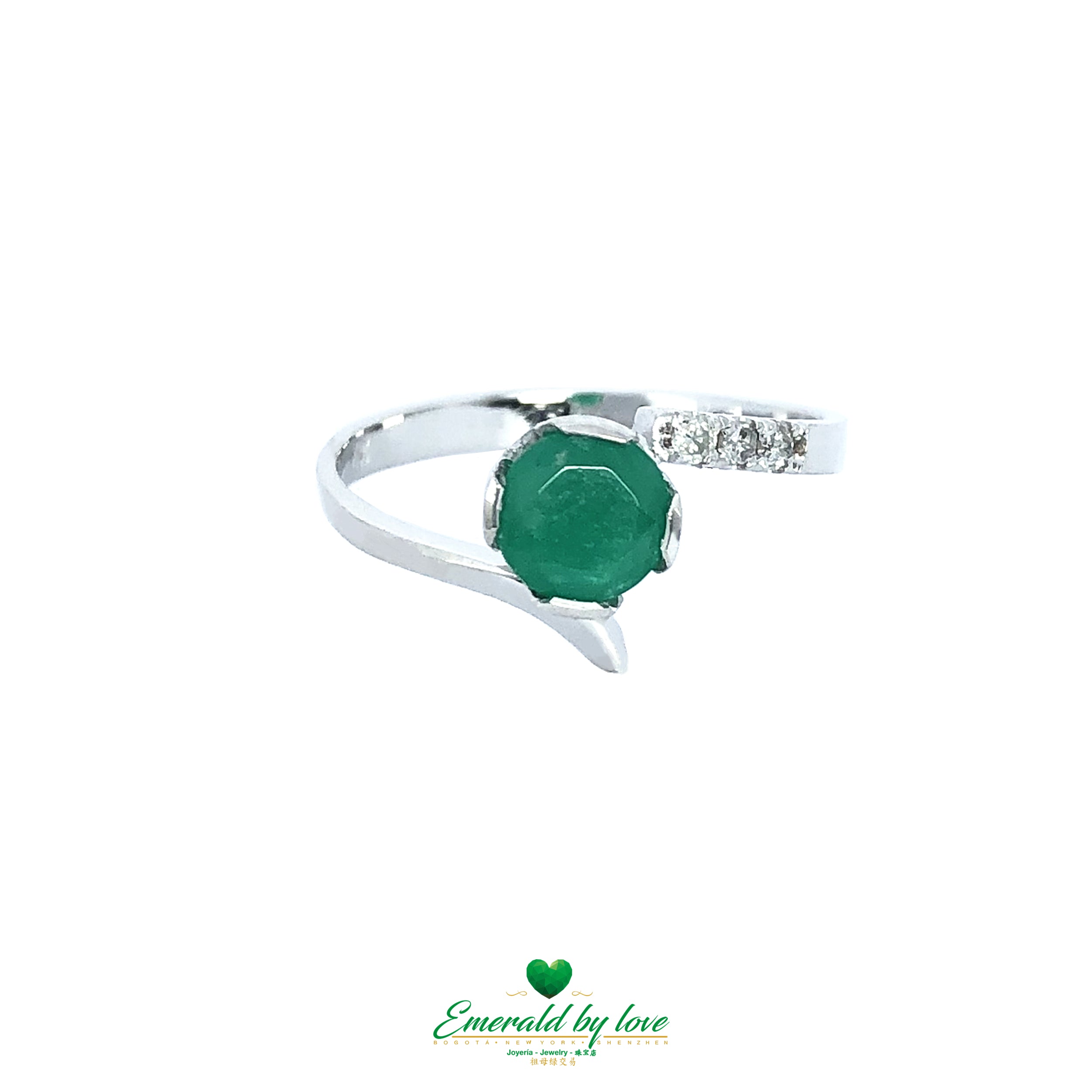 Stylish 18K White Gold Colombian Emerald Ring