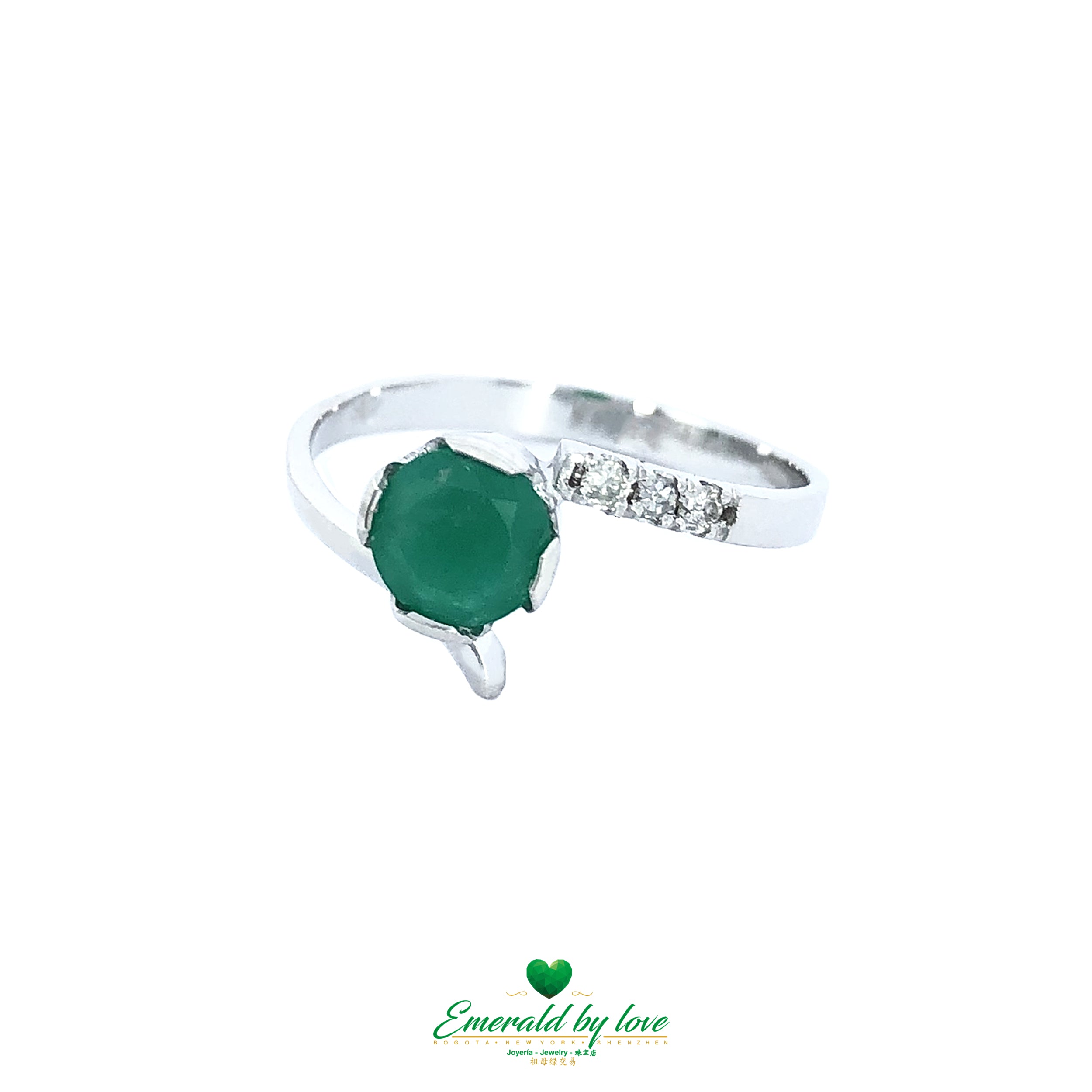 Stylish 18K White Gold Colombian Emerald Ring